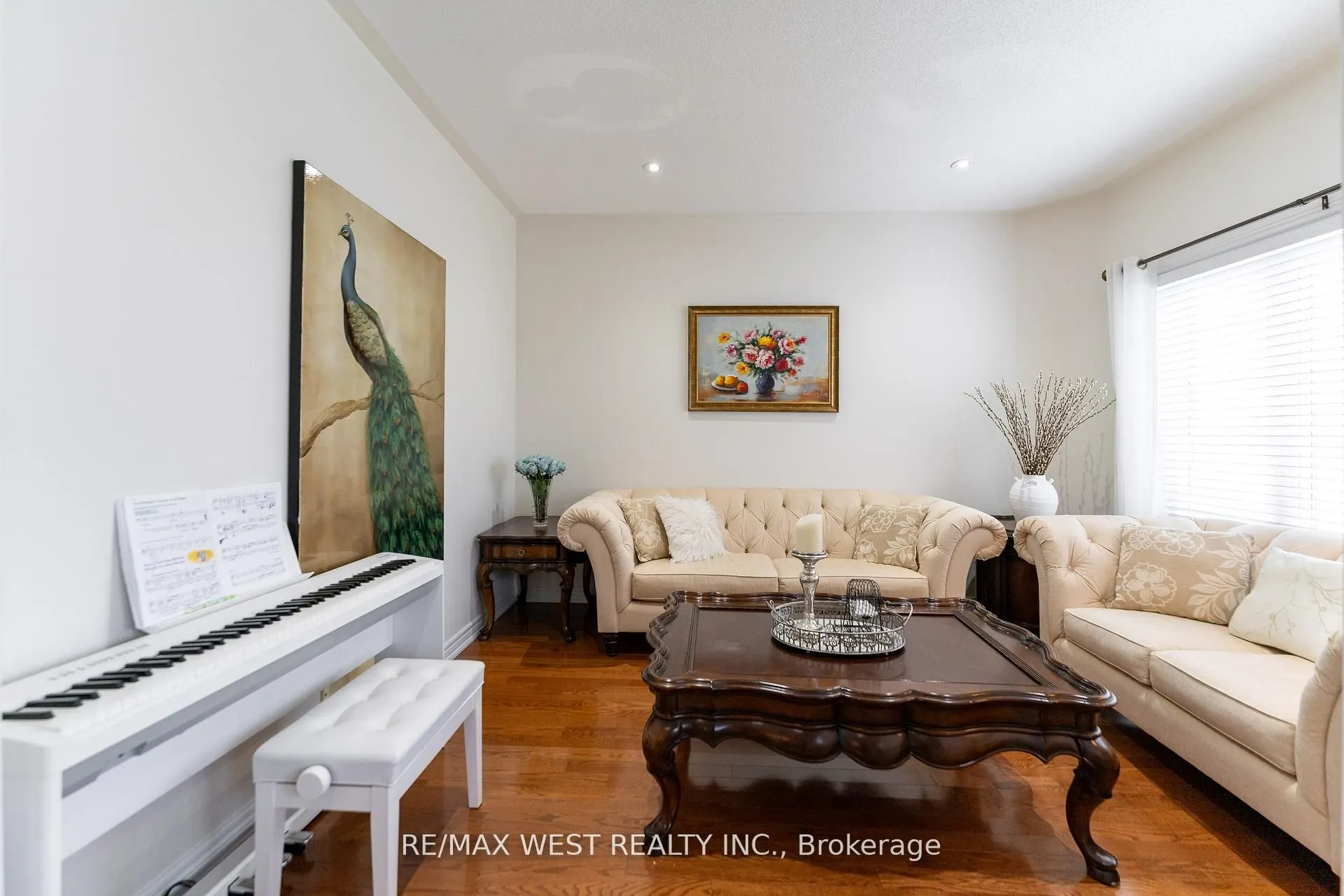 8 Yellow Avens Boulevard