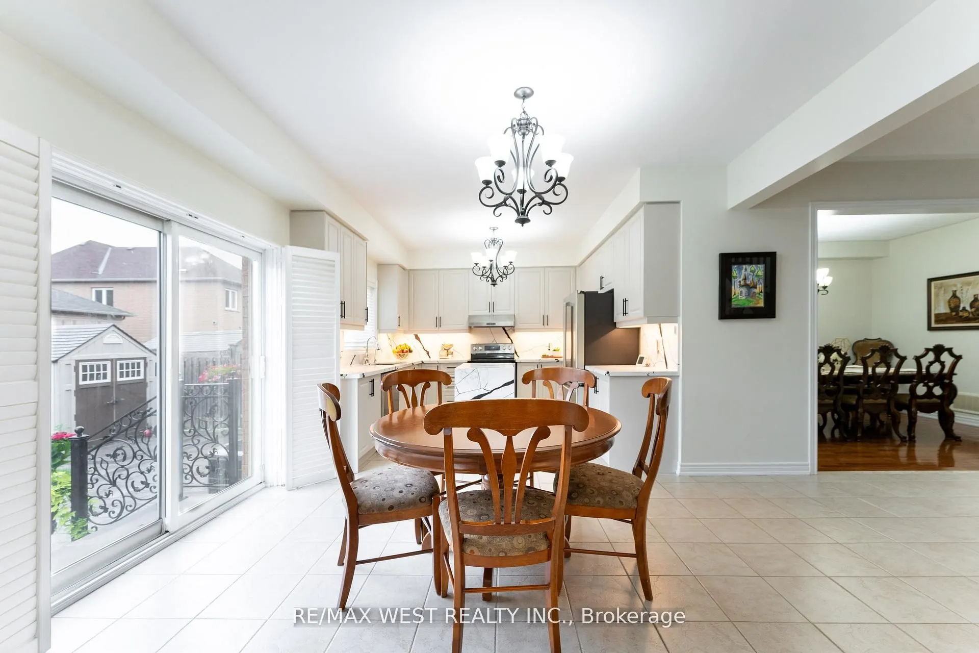 8 Yellow Avens Boulevard