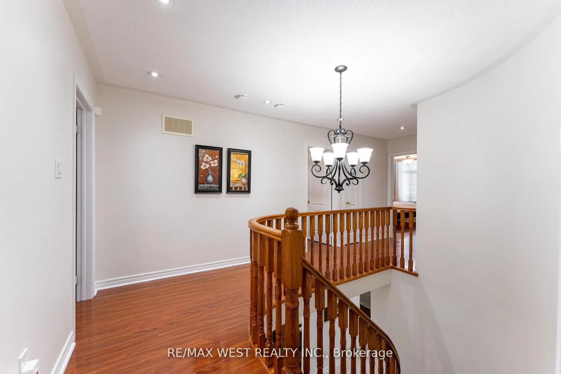 8 Yellow Avens Boulevard