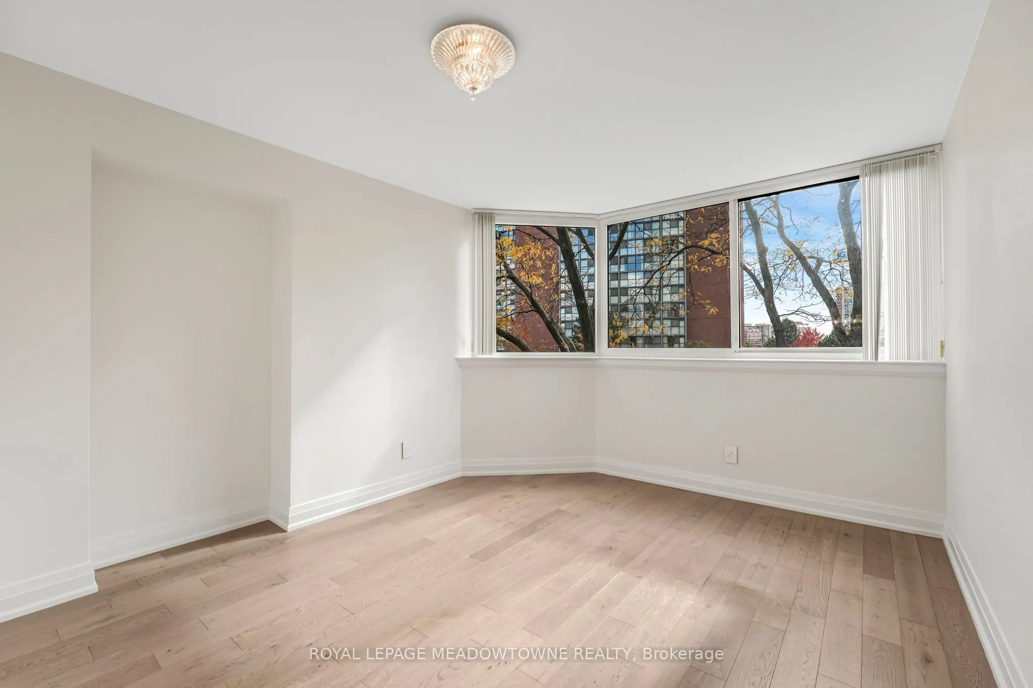 4235 Sherwoodtowne Boulevard E, #204