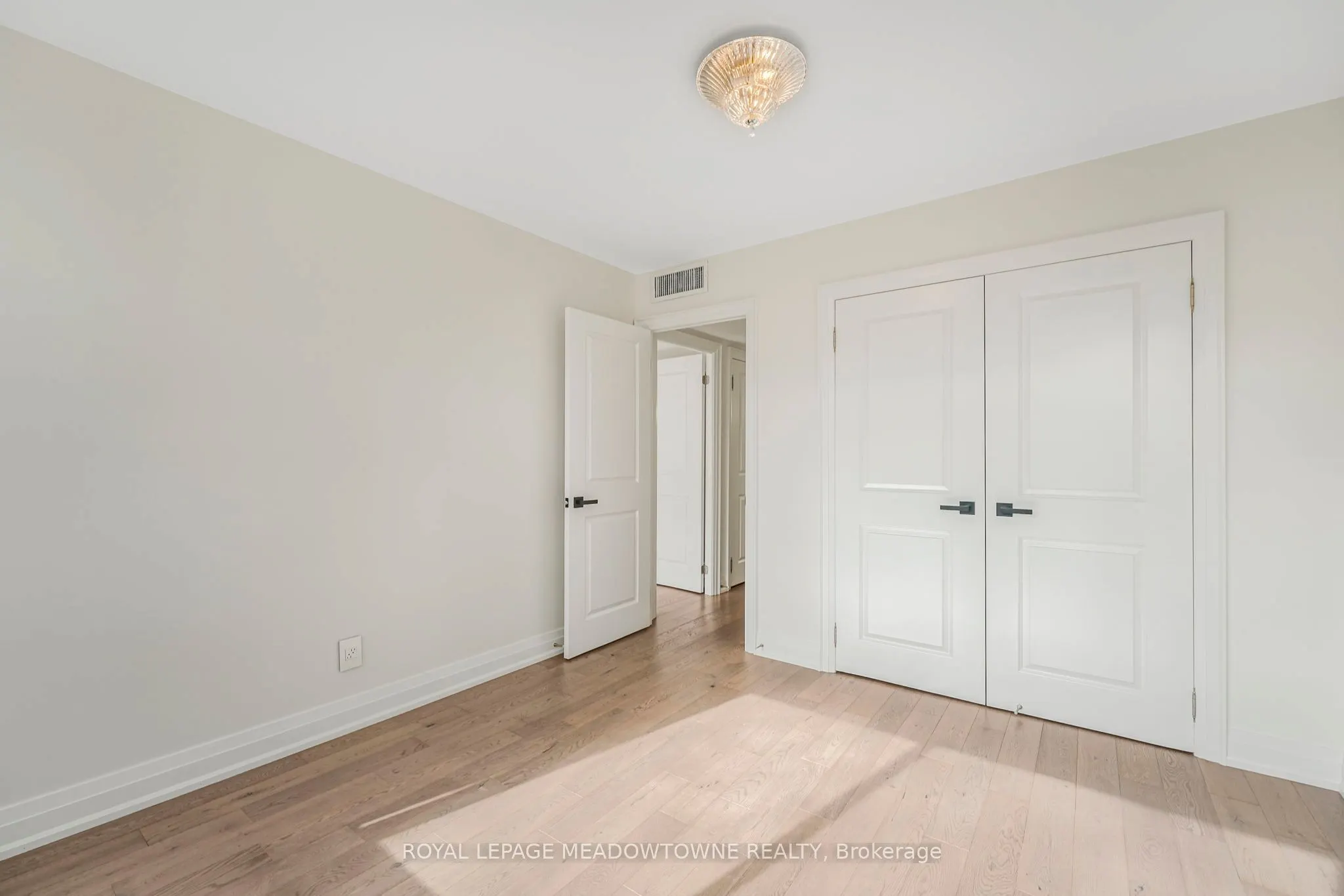 4235 Sherwoodtowne Boulevard E, #204