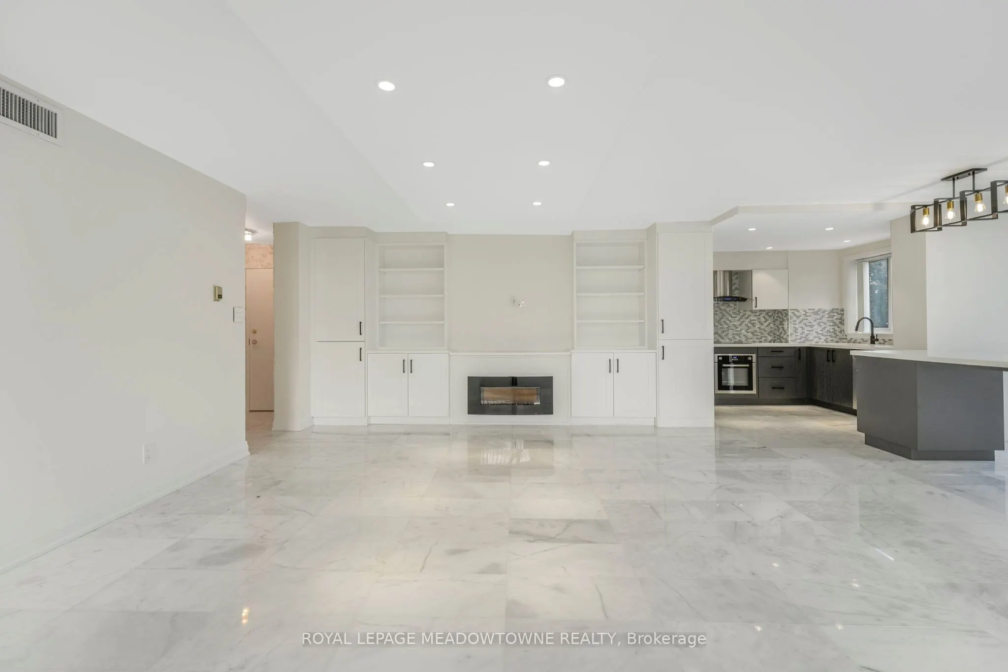 4235 Sherwoodtowne Boulevard E, #204