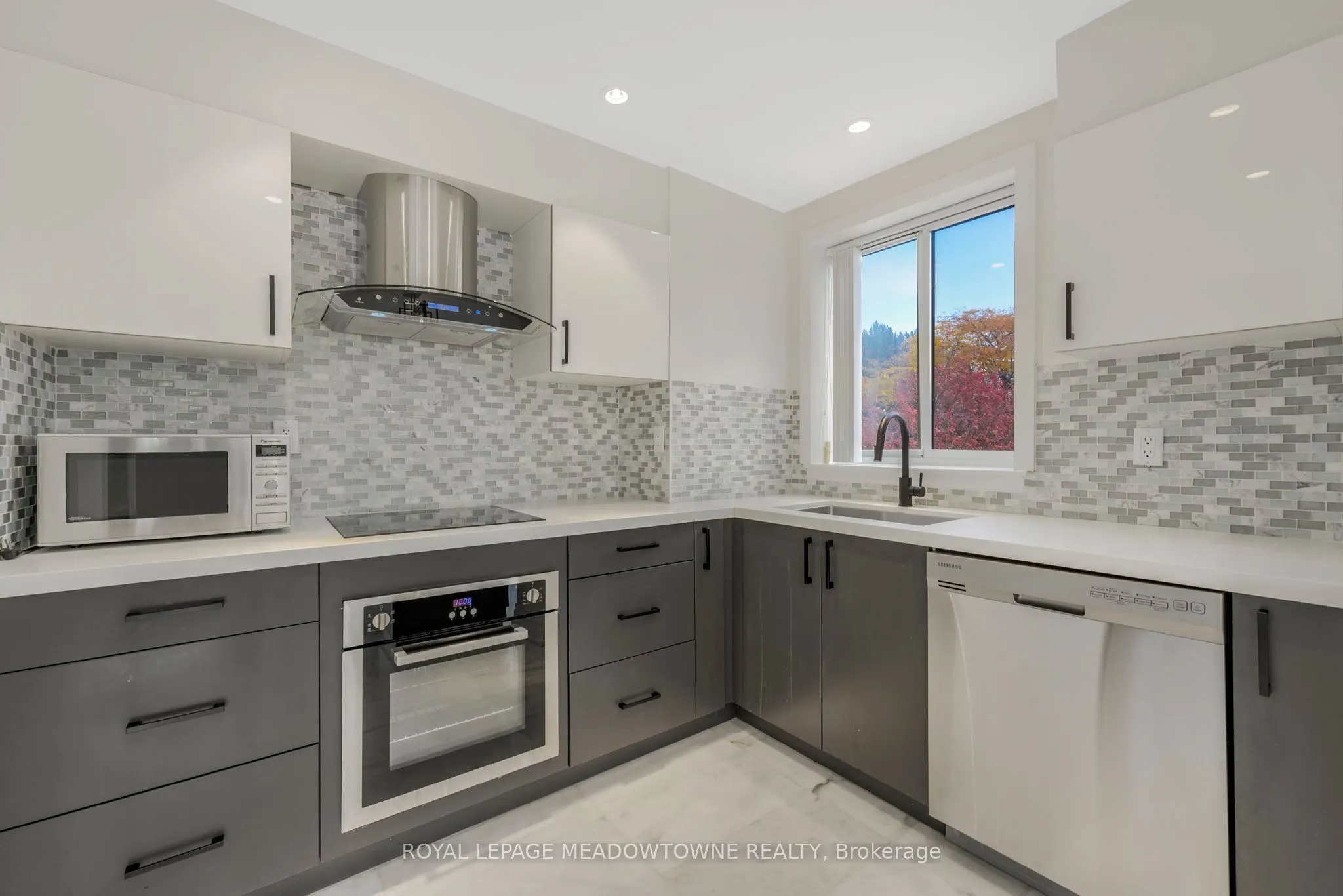 4235 Sherwoodtowne Boulevard E, #204