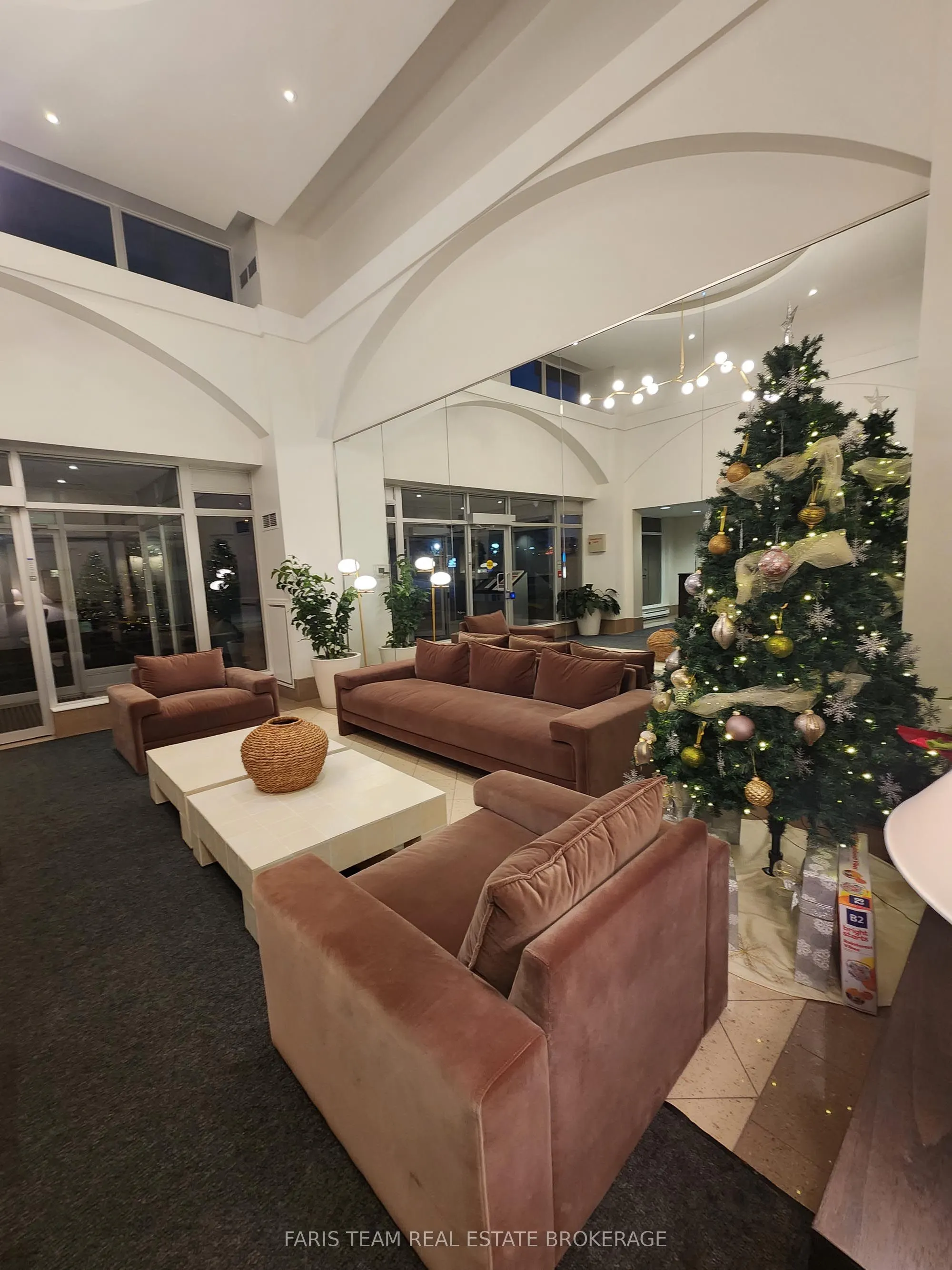 88 Palace Pier Court, #806