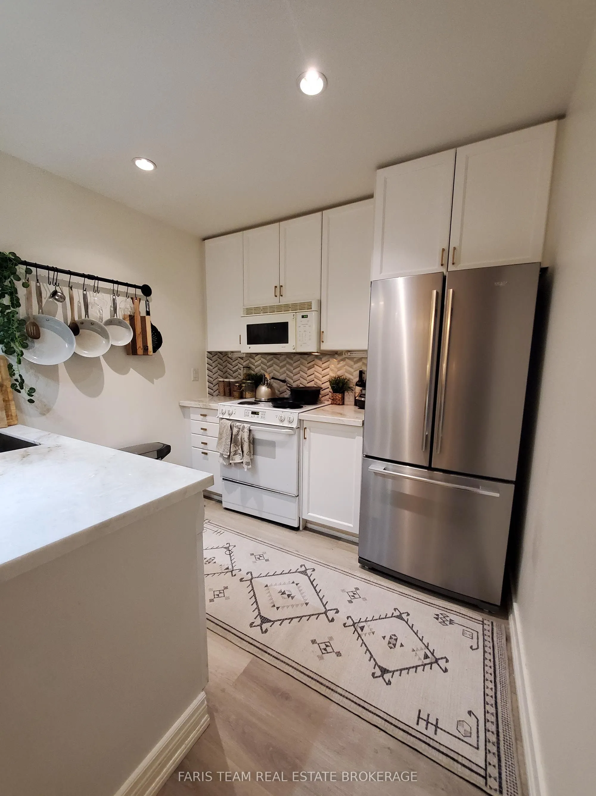 88 Palace Pier Court, #806