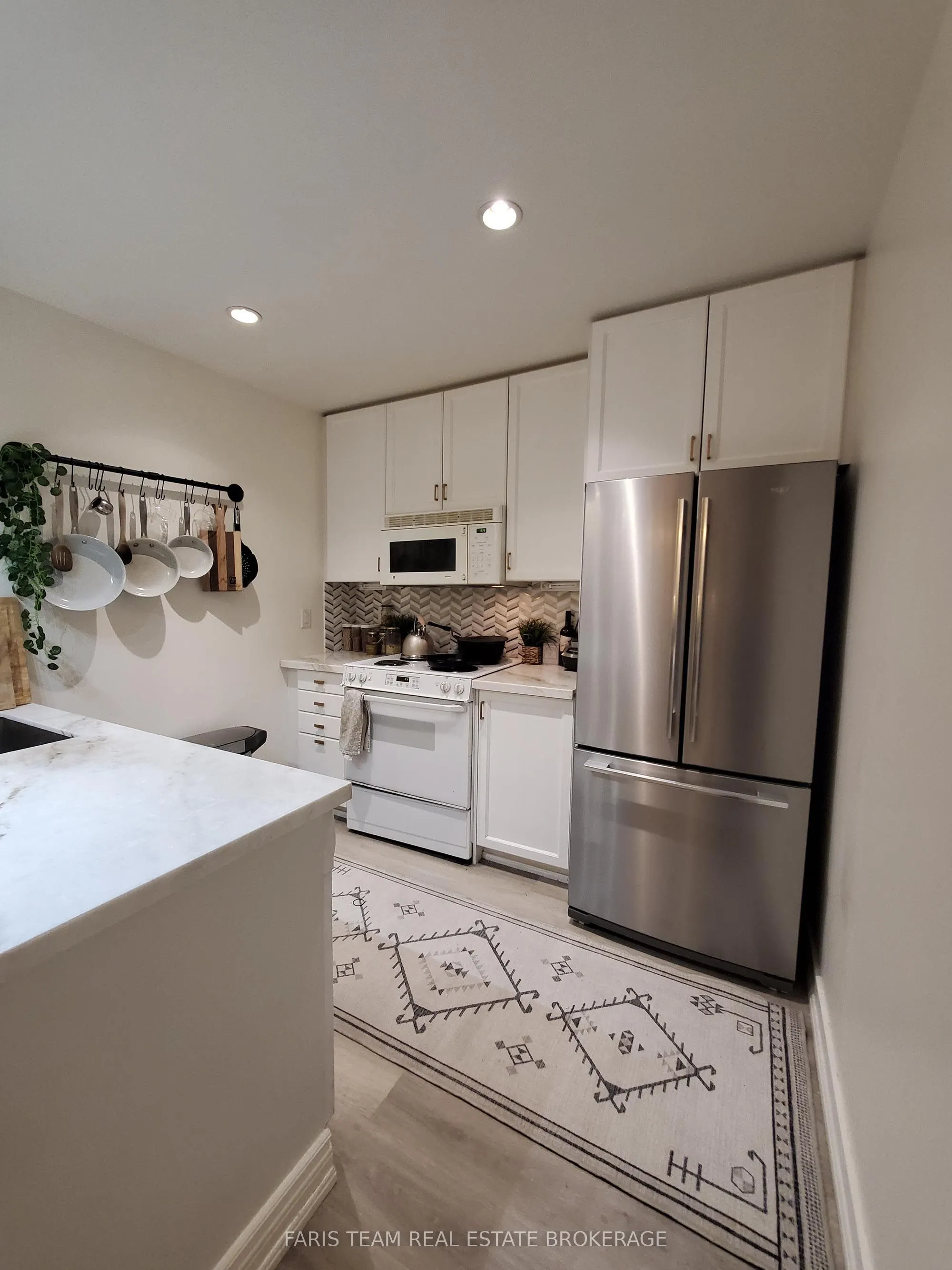 88 Palace Pier Court, #806