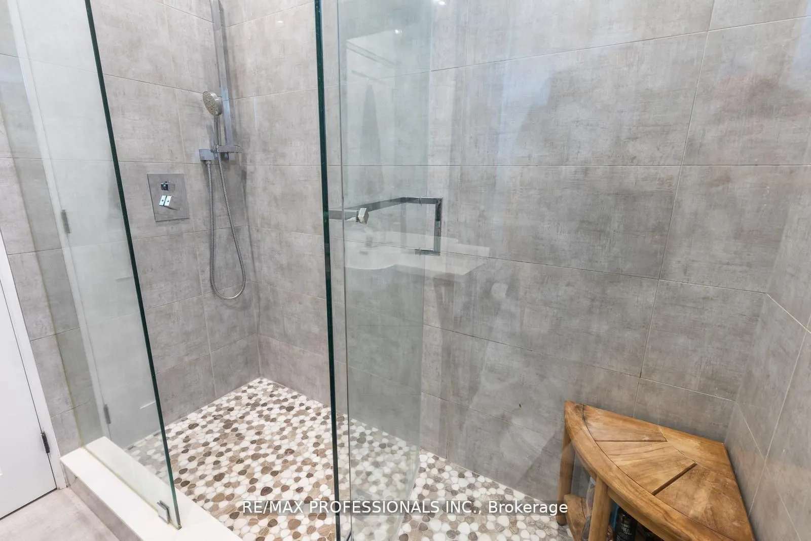 20 Bradbury Crescent