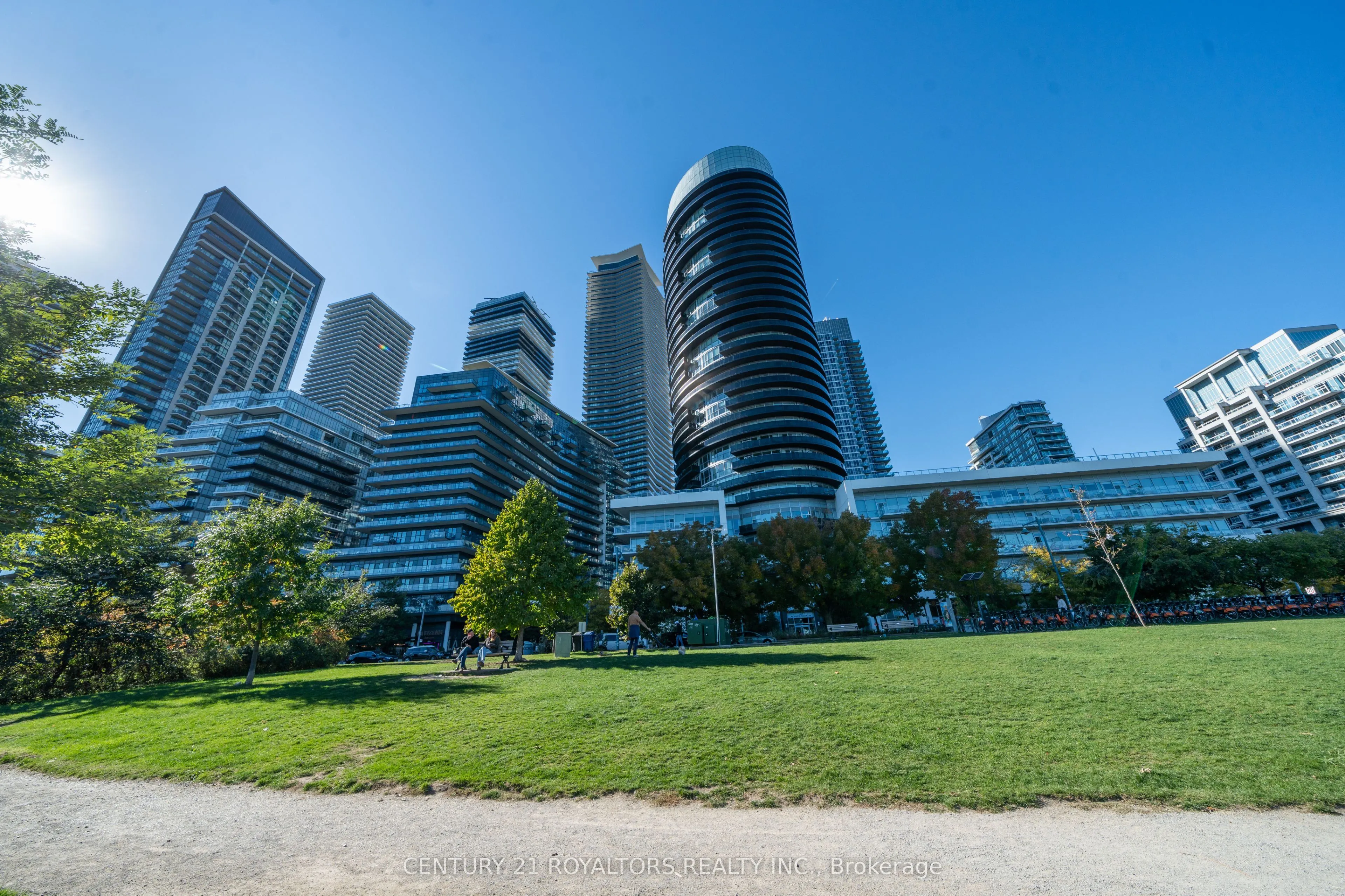 70 Annie Craig Drive, #1402