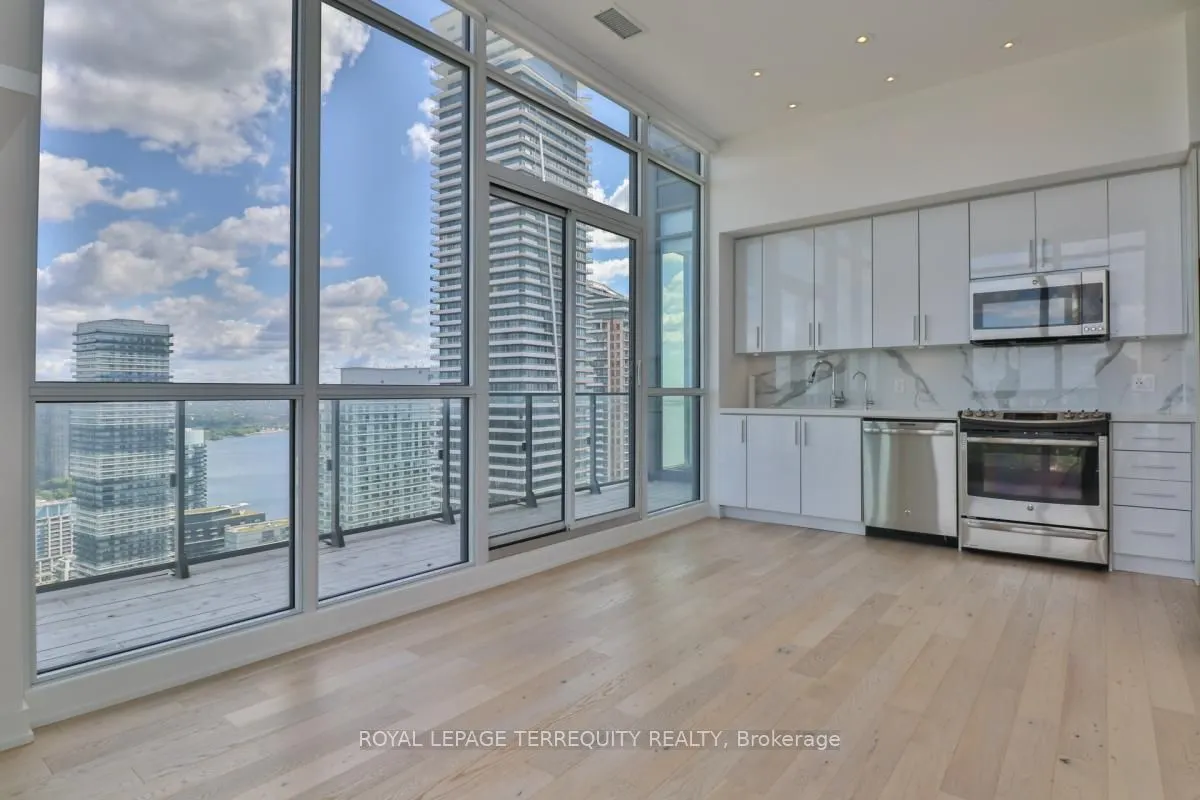 2200 Lake Shore Boulevard W, #Ph07