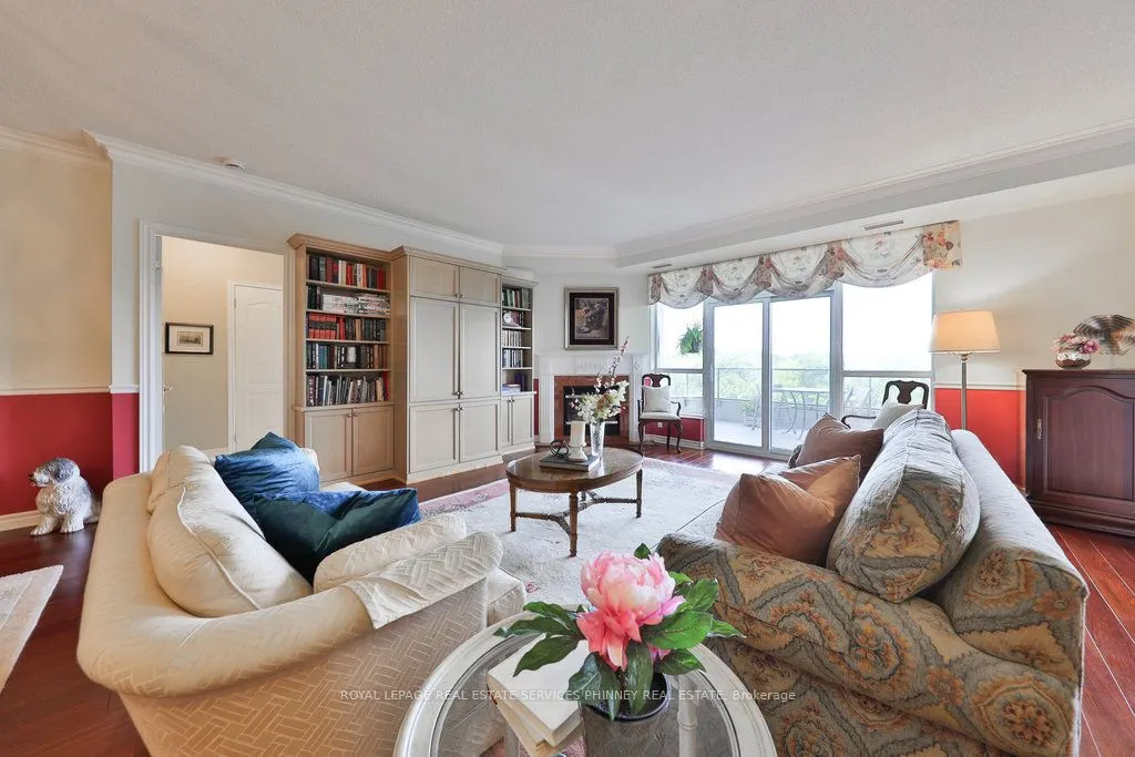 1900 The Collegeway, #807