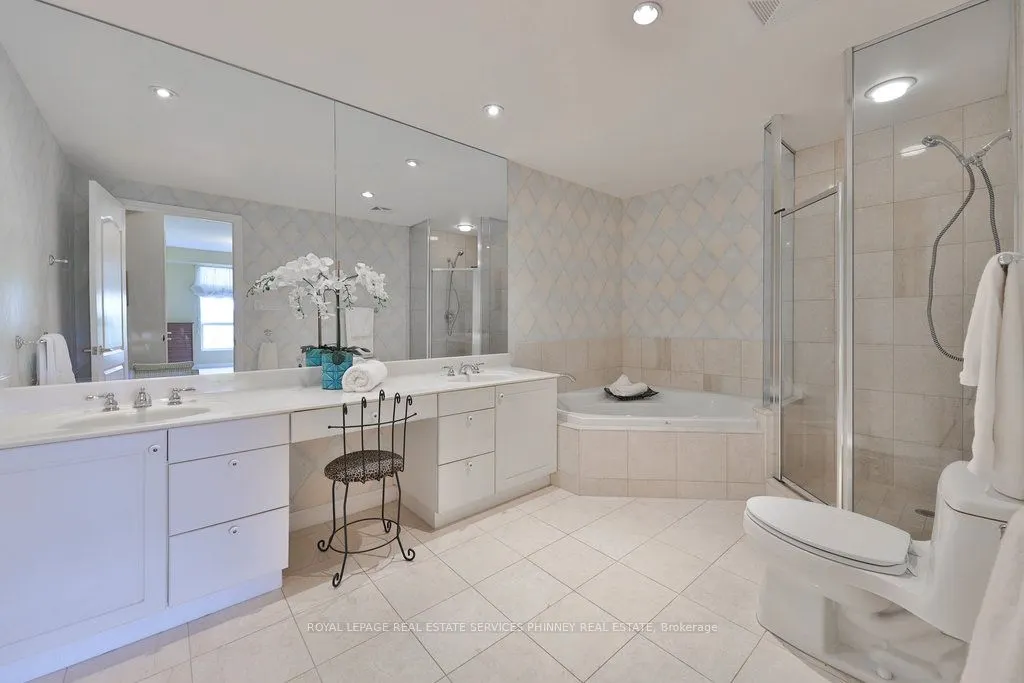 1900 The Collegeway, #807