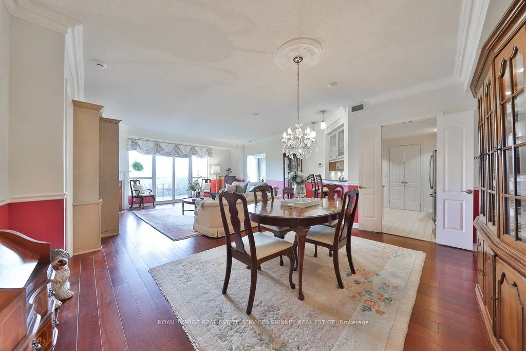 1900 The Collegeway, #807