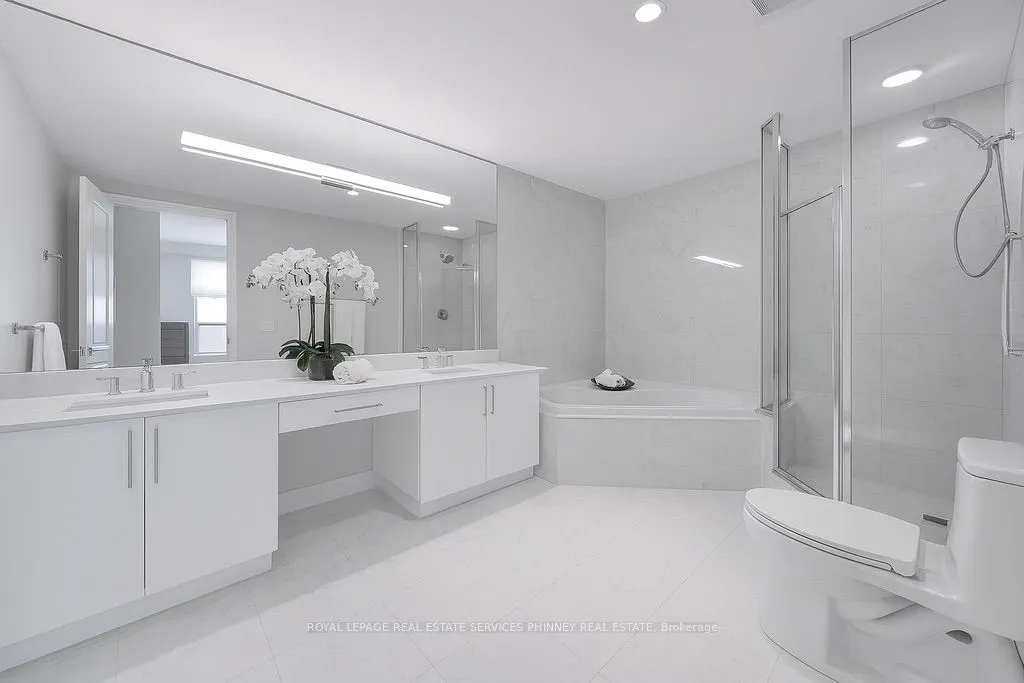 1900 The Collegeway, #807