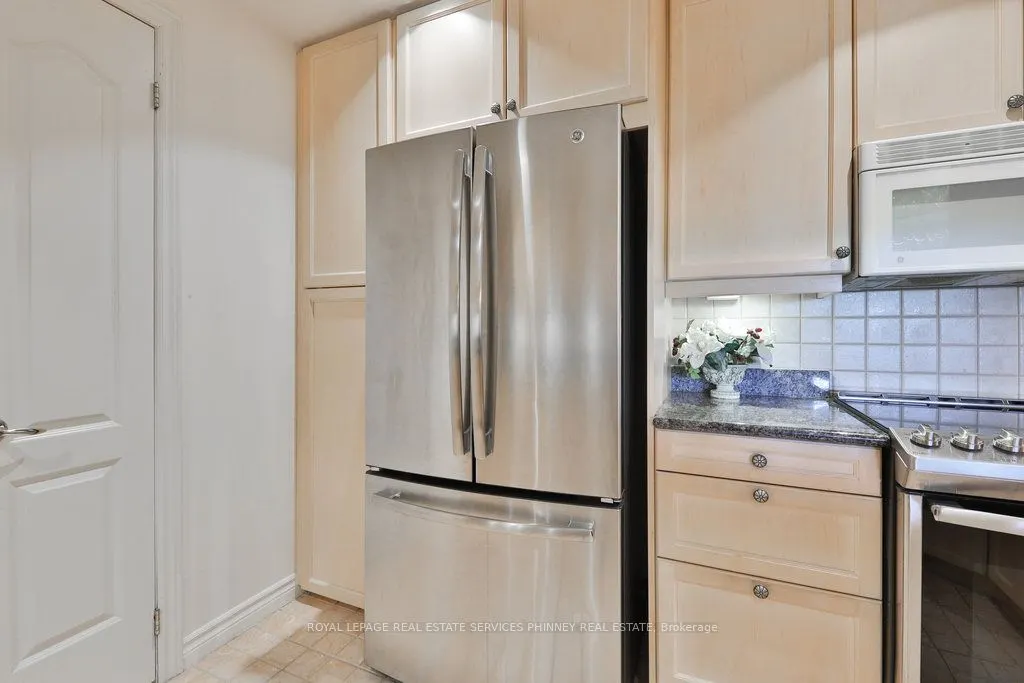 1900 The Collegeway, #807