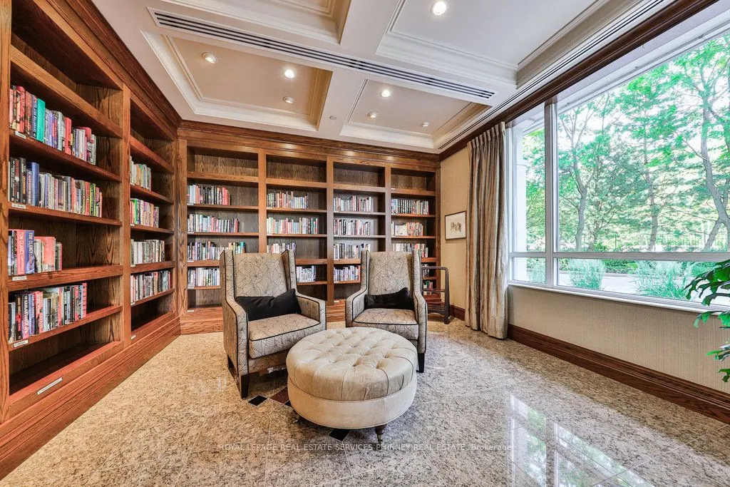 1900 The Collegeway, #807