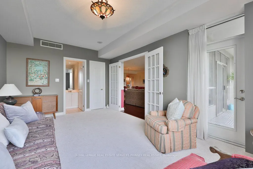 1900 The Collegeway, #807