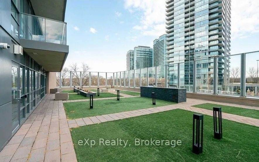 36 Park Lawn Road, #3707