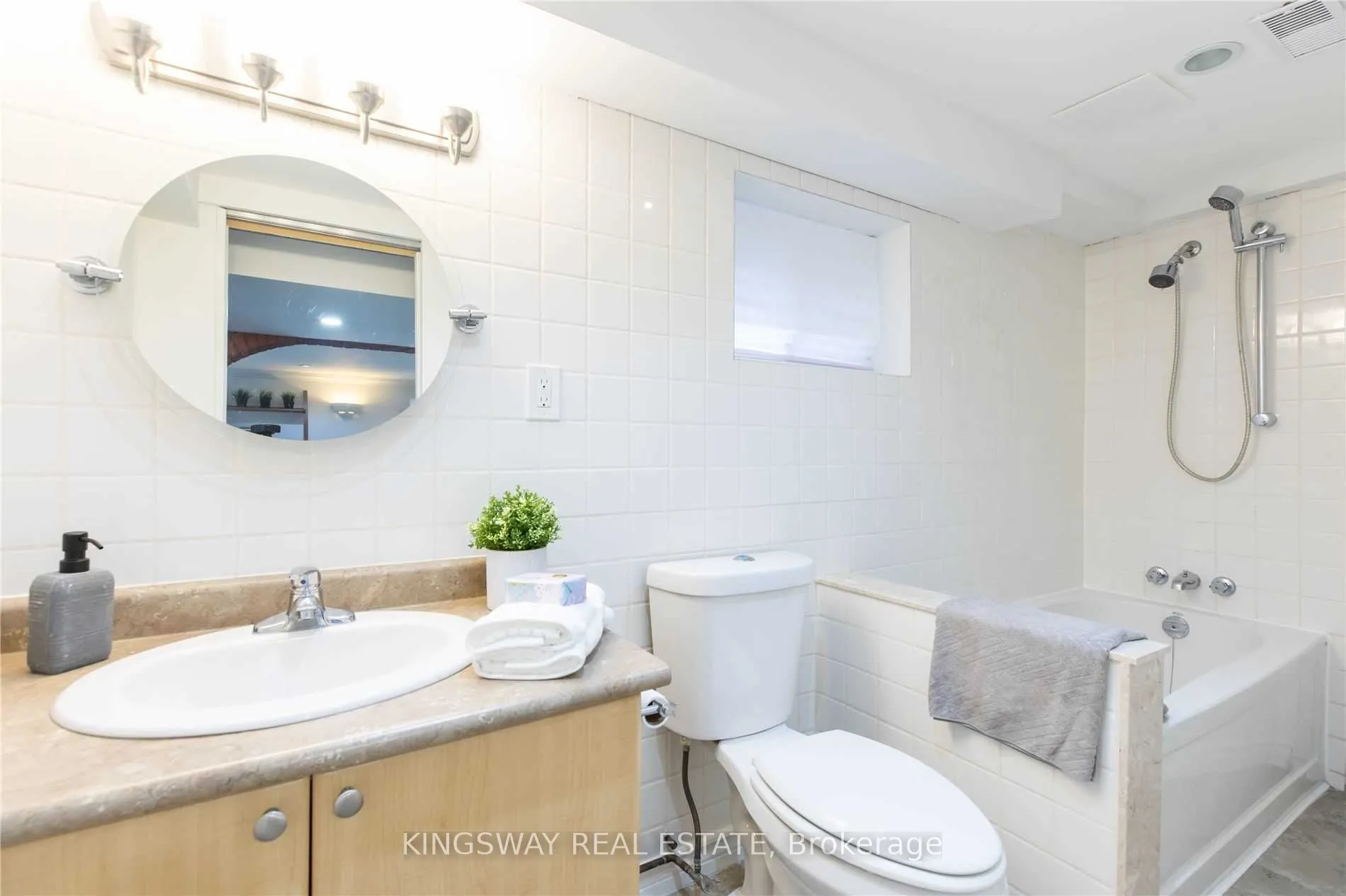 2594 Bromsgrove Road