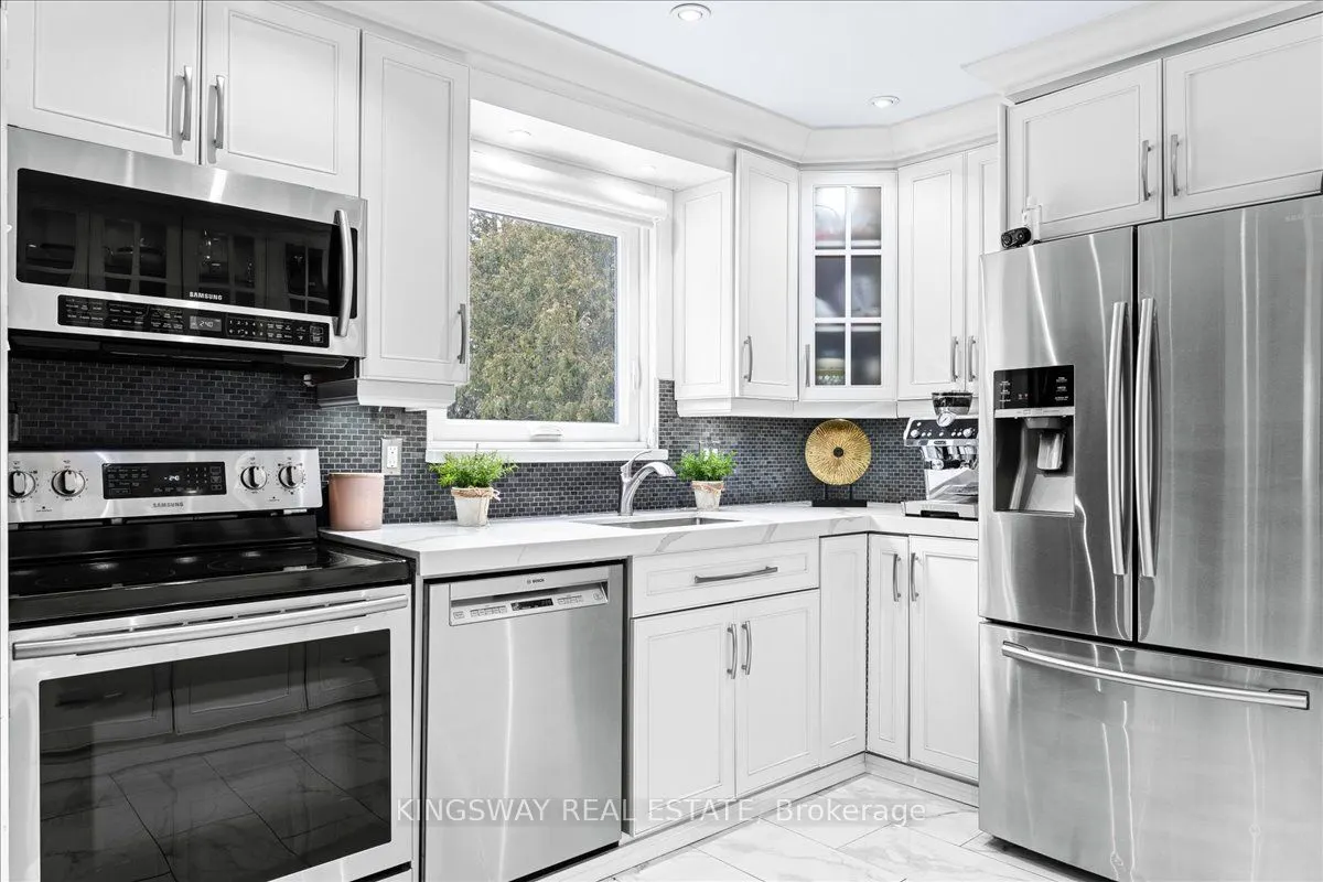 2594 Bromsgrove Road