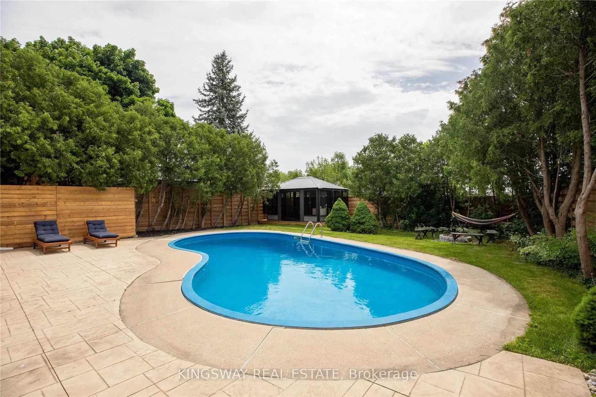 2594 Bromsgrove Road