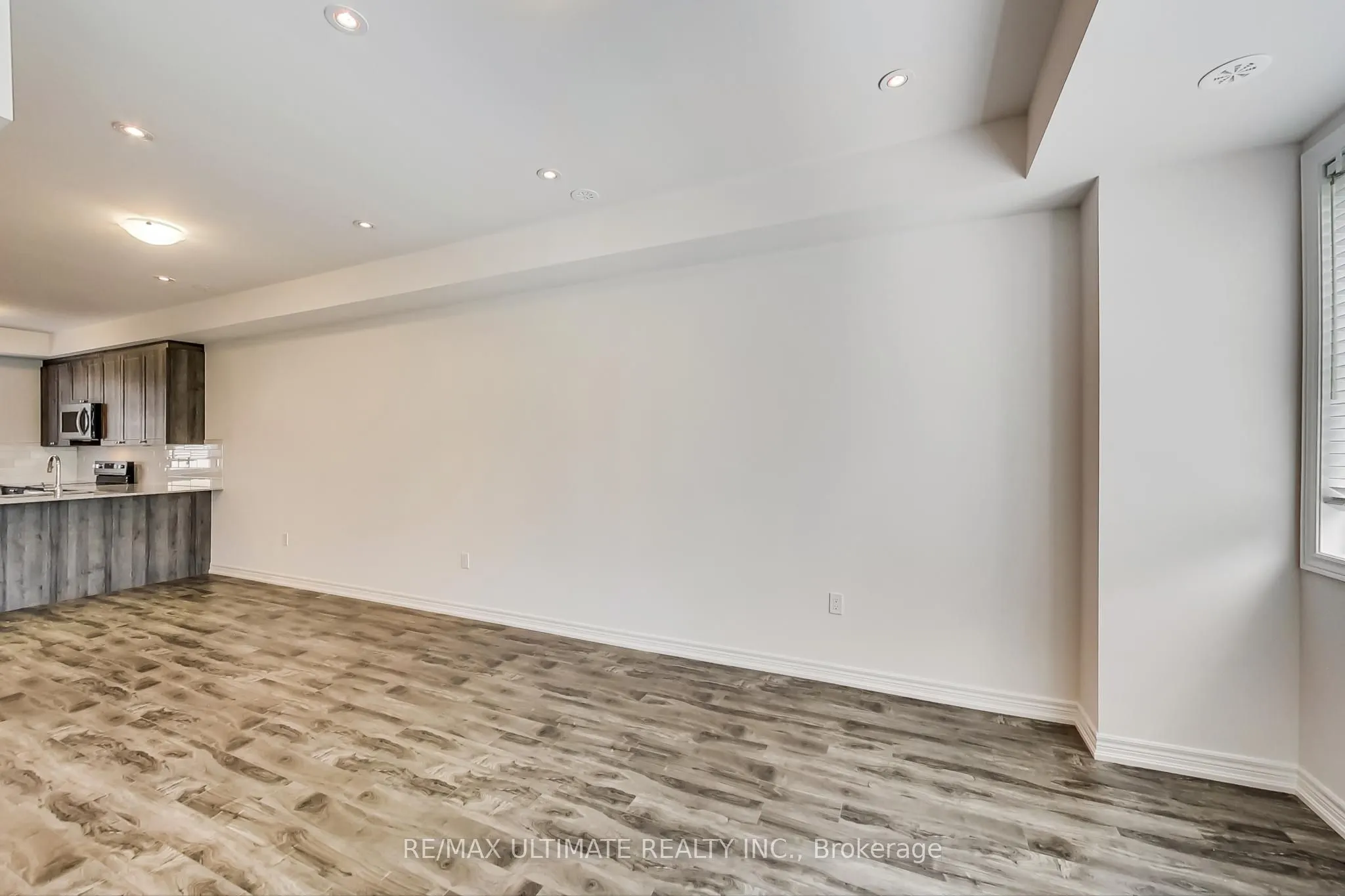 370 Hopewell Avenue, #214
