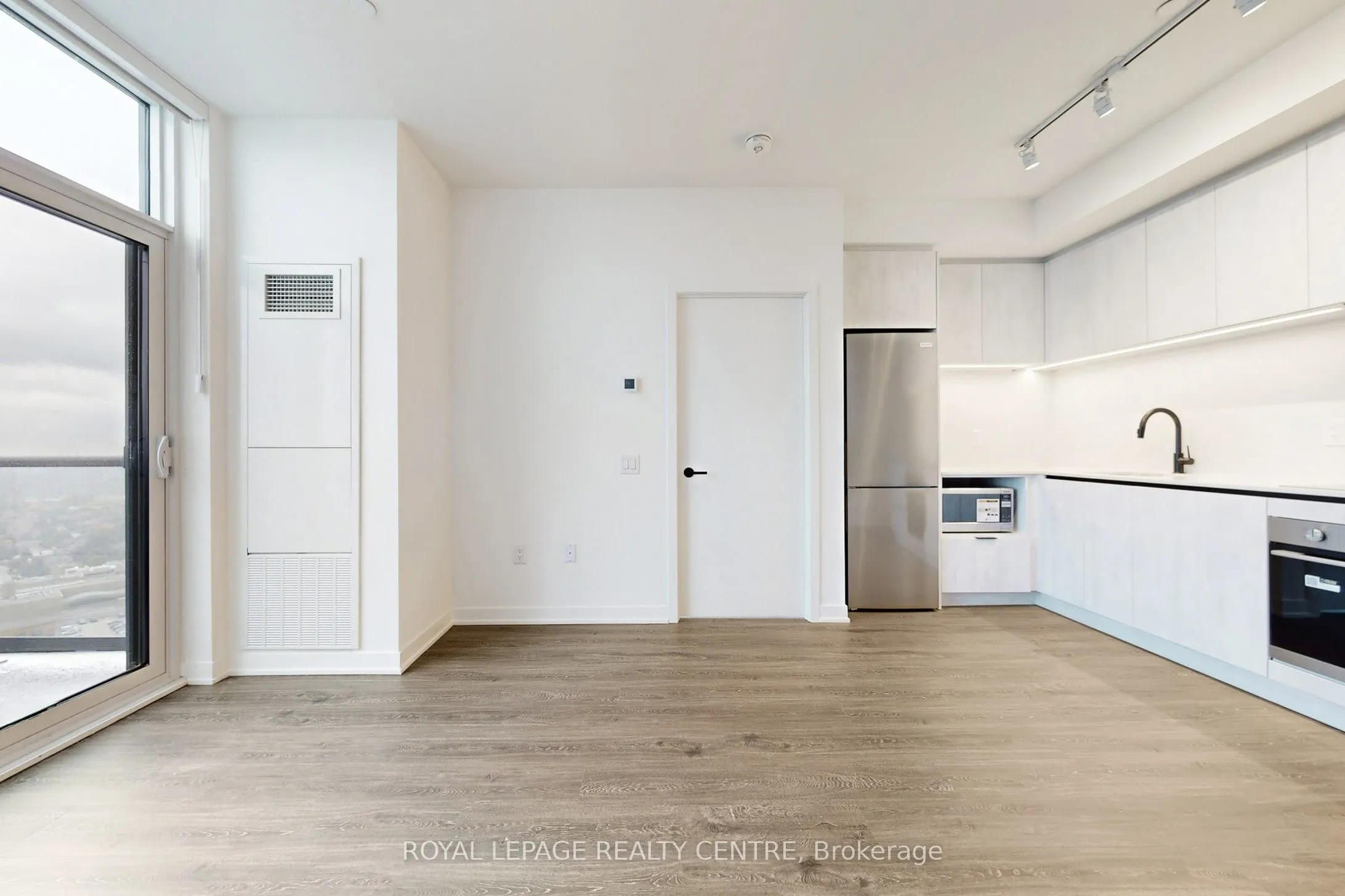 2495 Eglinton Avenue W, #2702