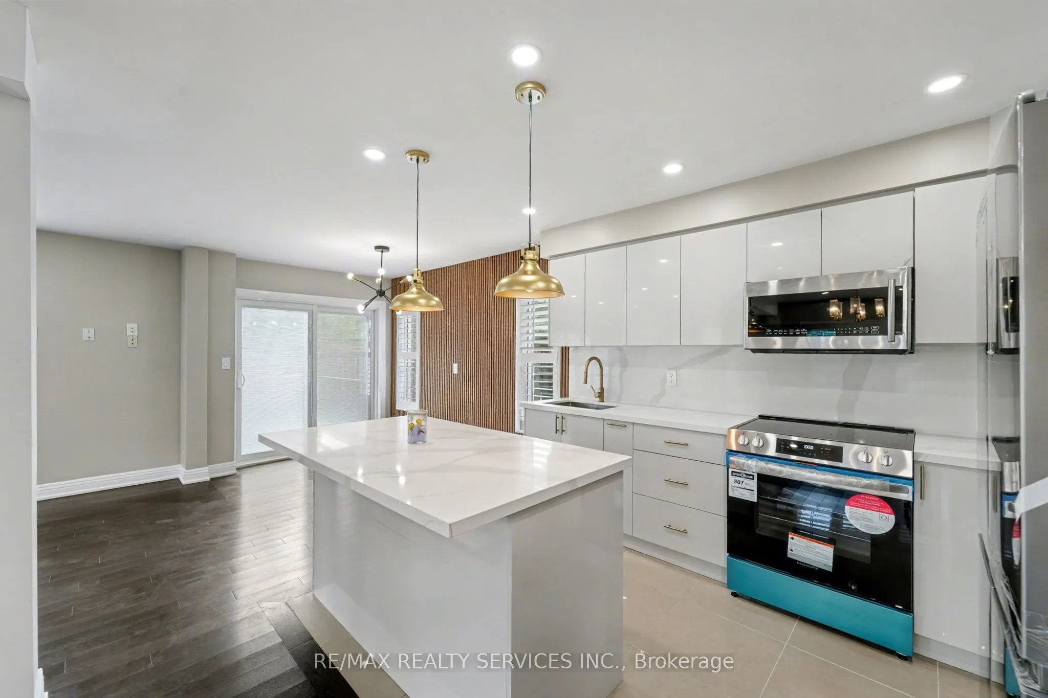 1032 Blueheron Boulevard, #Main