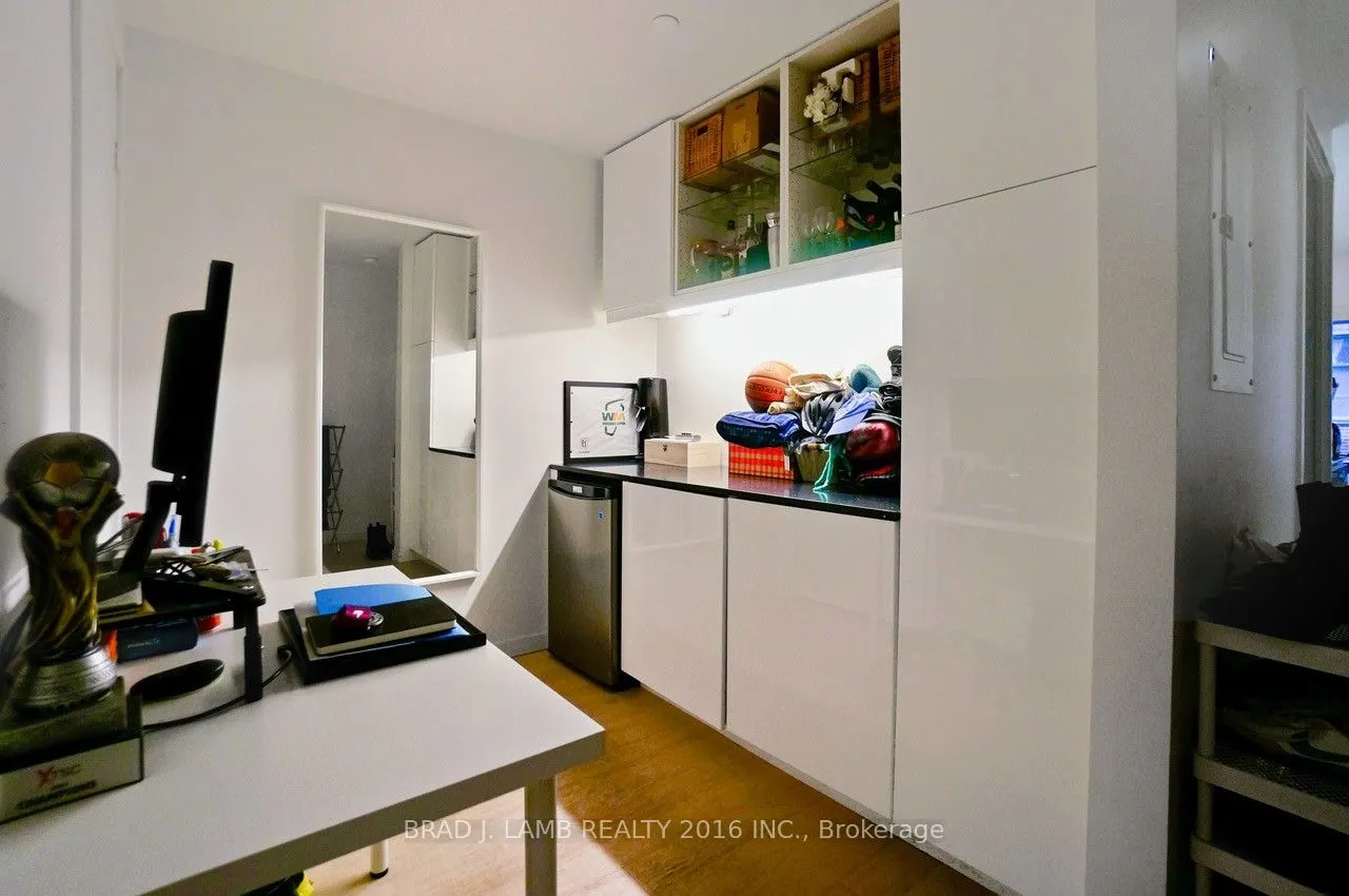 383 Sorauren Avenue, #210