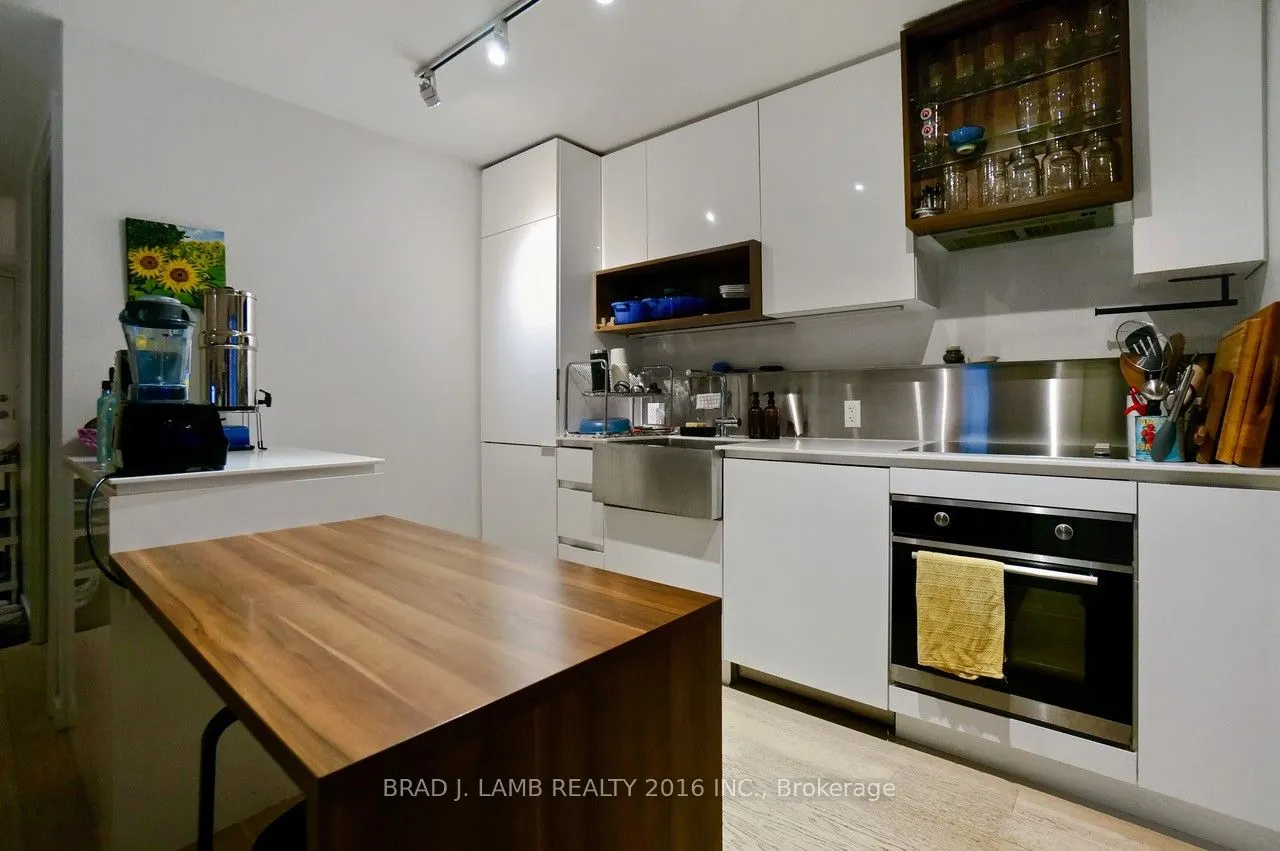 383 Sorauren Avenue, #210