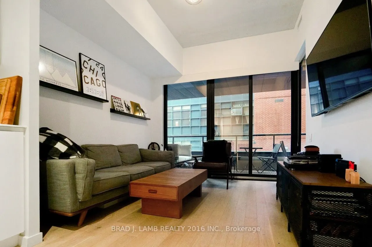 383 Sorauren Avenue, #210