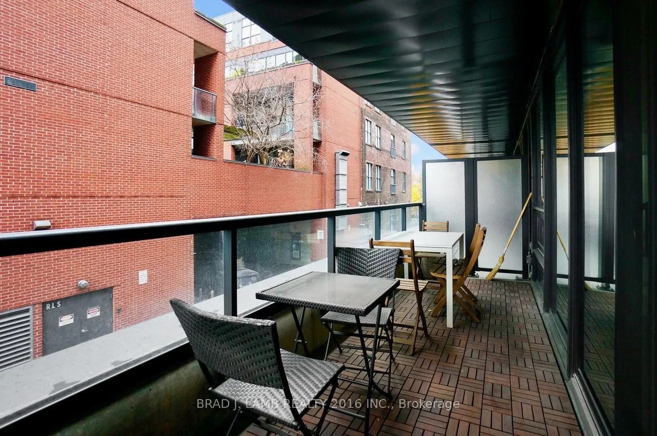 383 Sorauren Avenue, #210