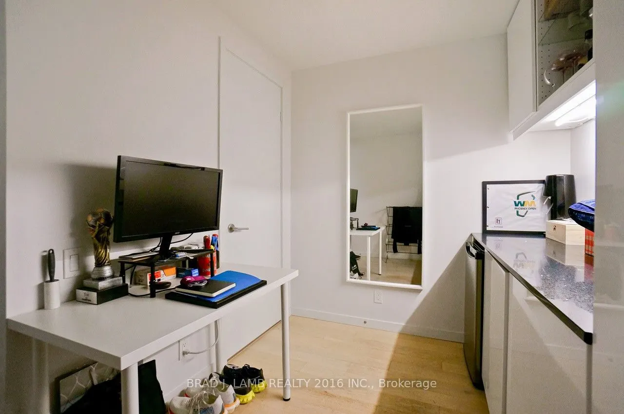 383 Sorauren Avenue, #210