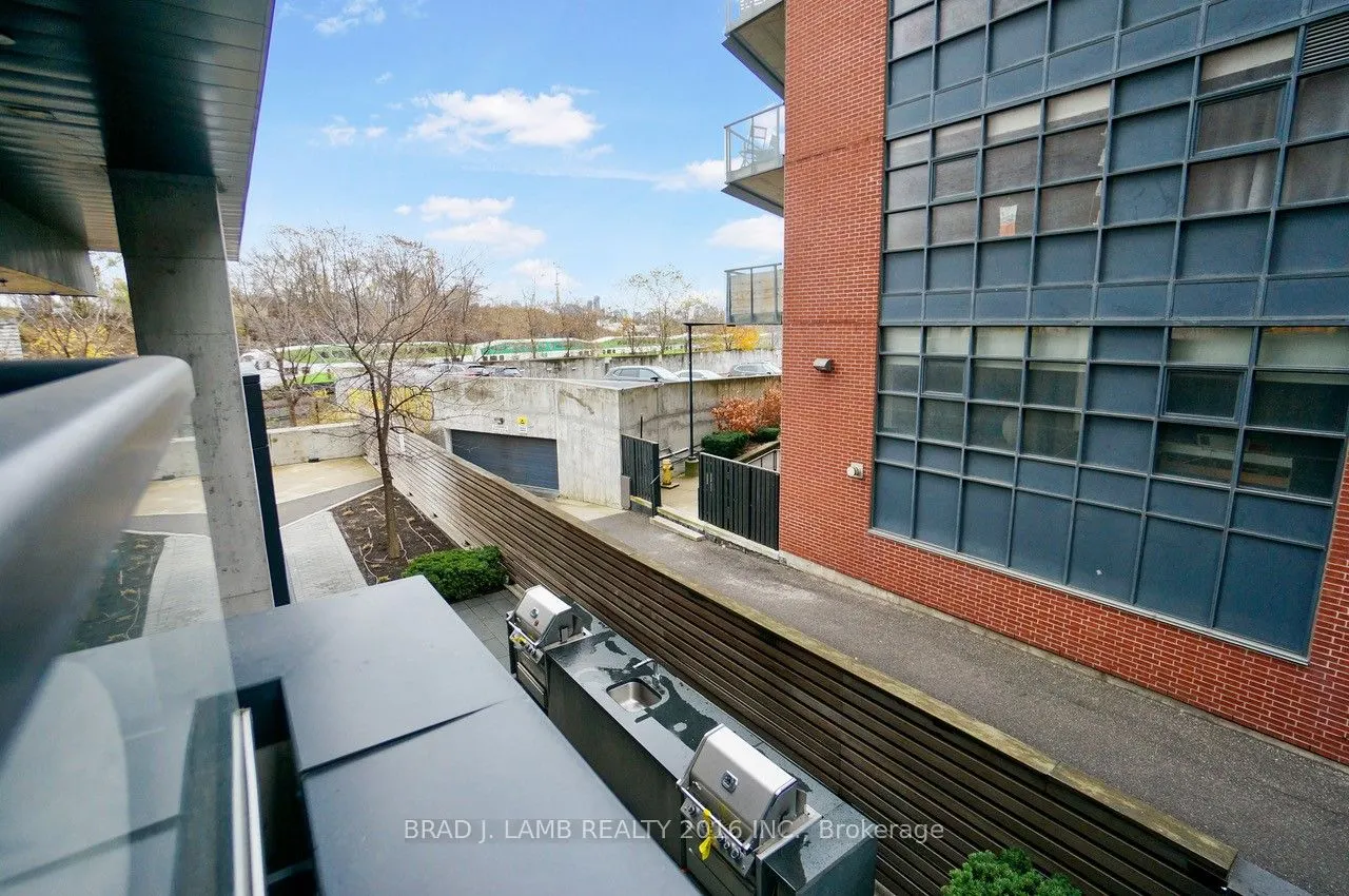 383 Sorauren Avenue, #210