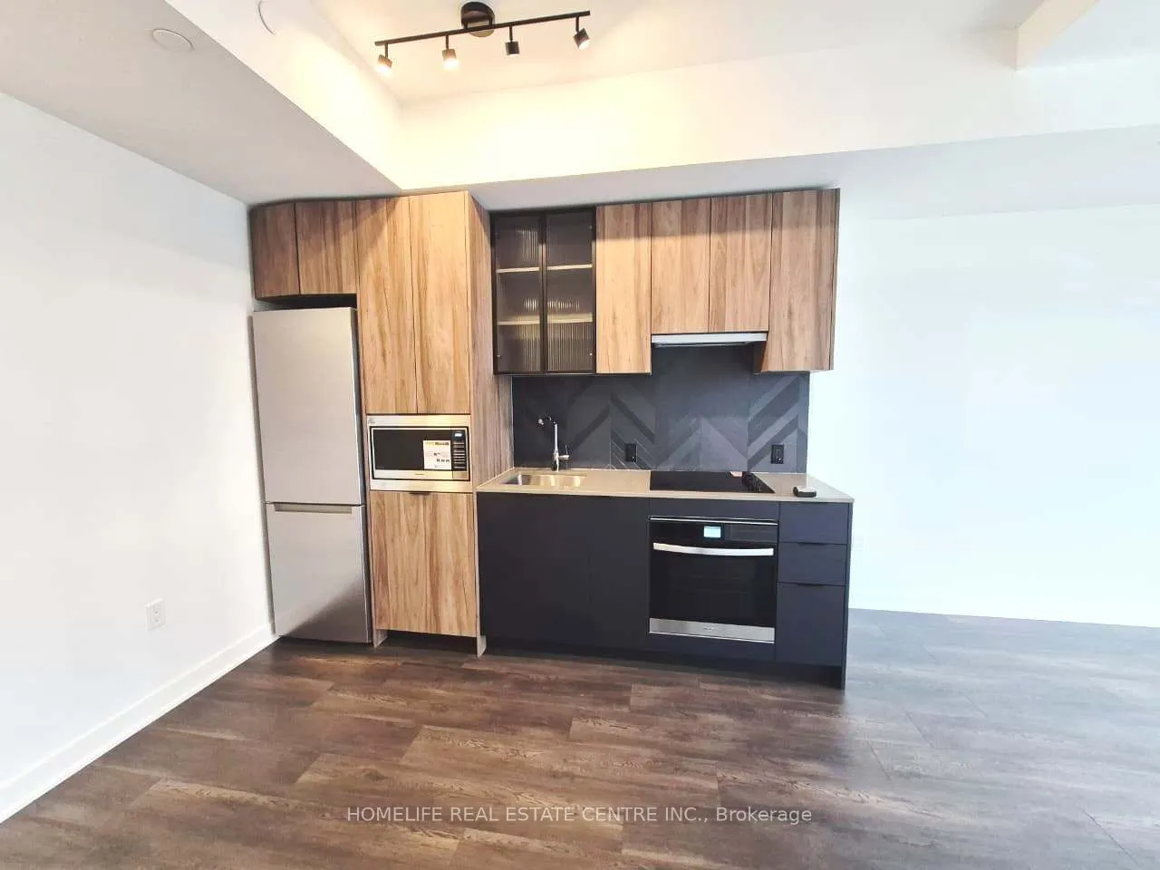 1037 The Queensway, #501