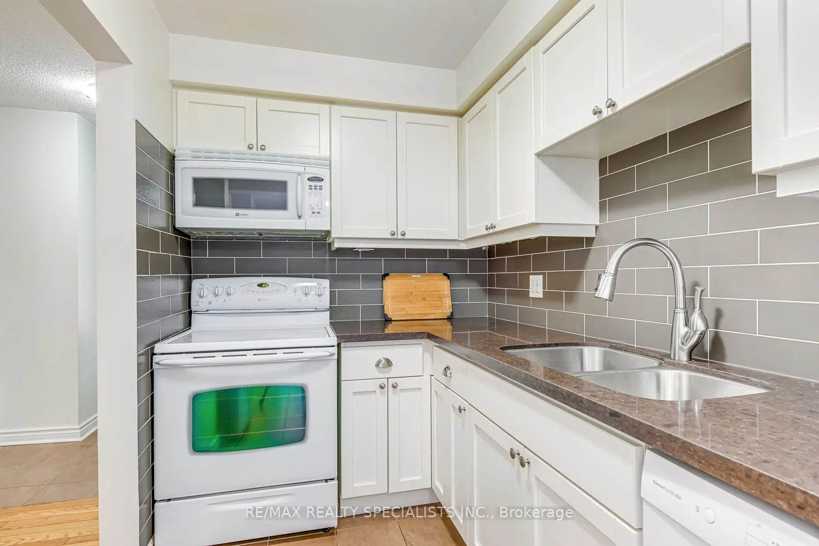 2199 Burnhamthorpe Road W, #25