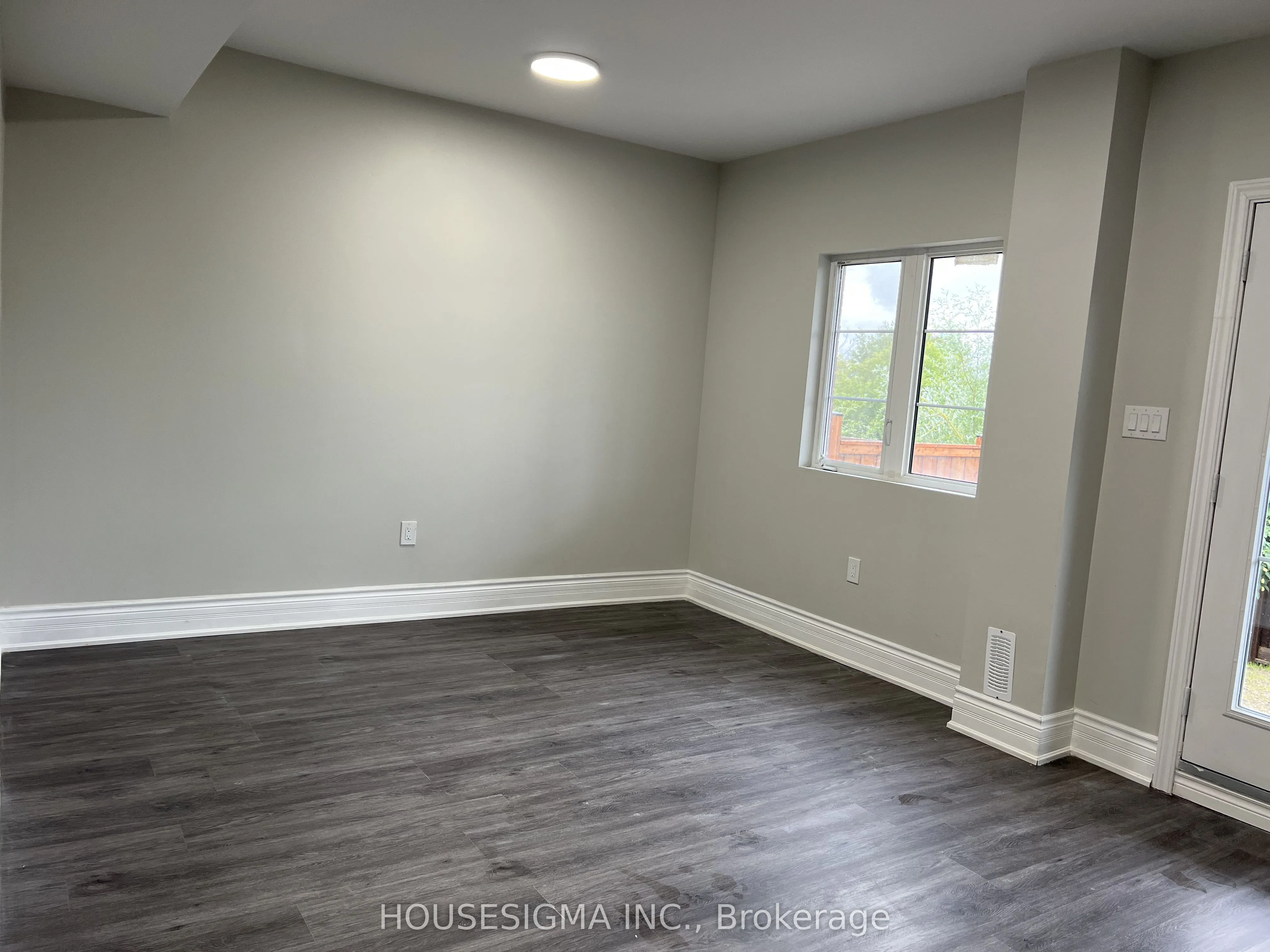 931 Pine Valley Circle