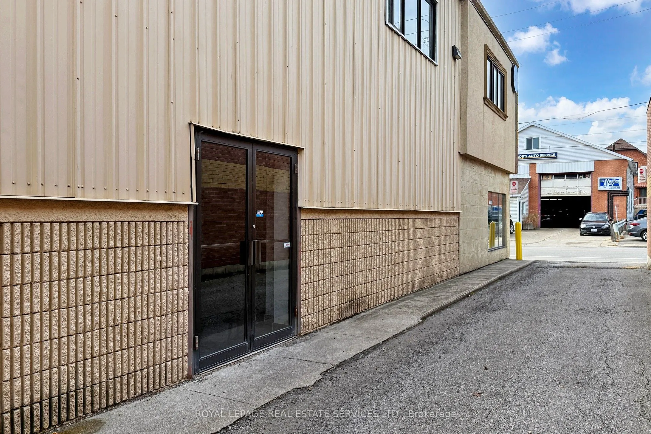 17 Commercial Street