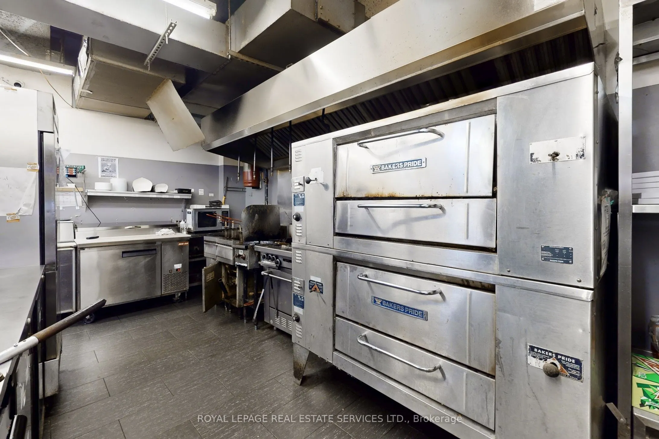 17 Commercial Street