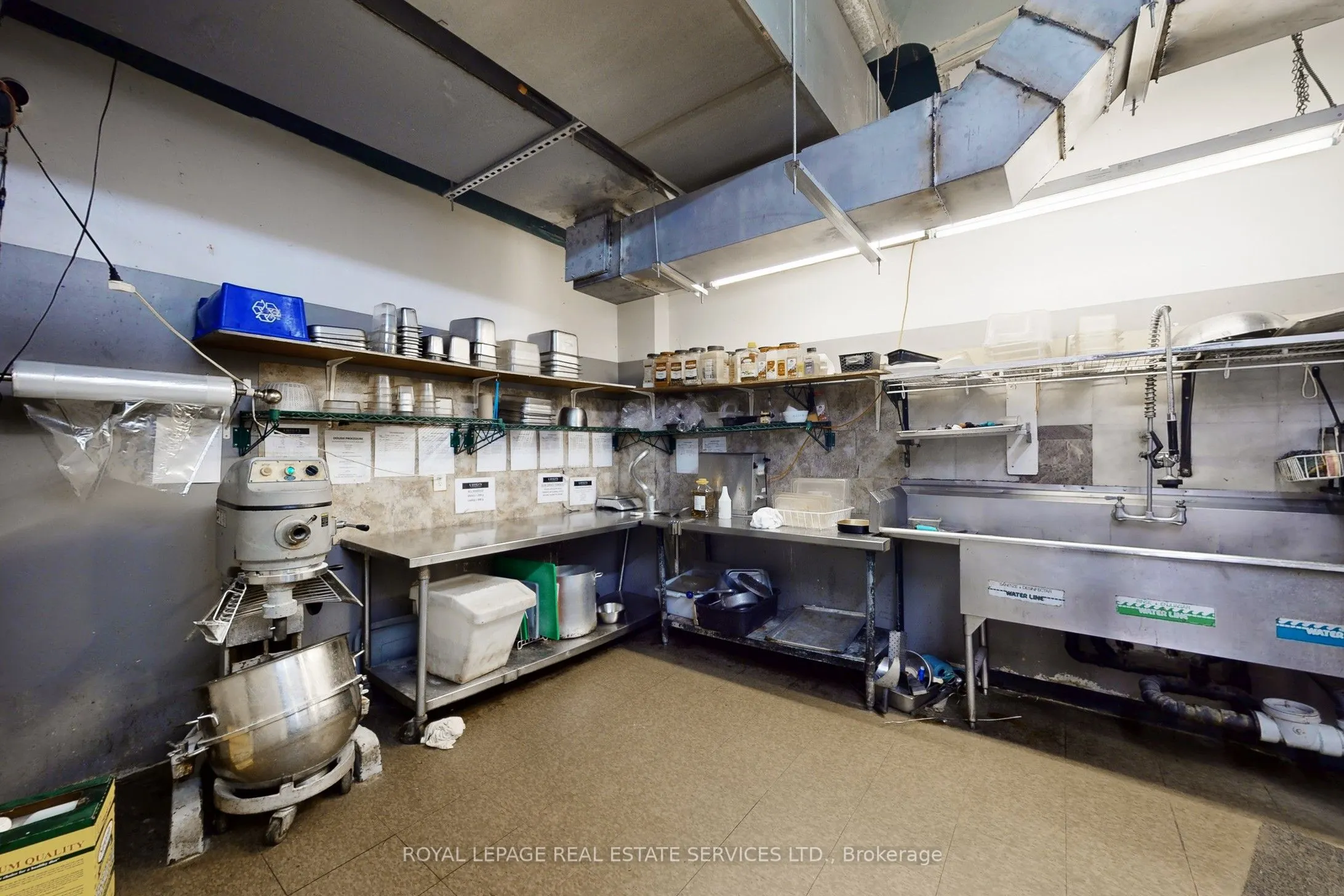 17 Commercial Street