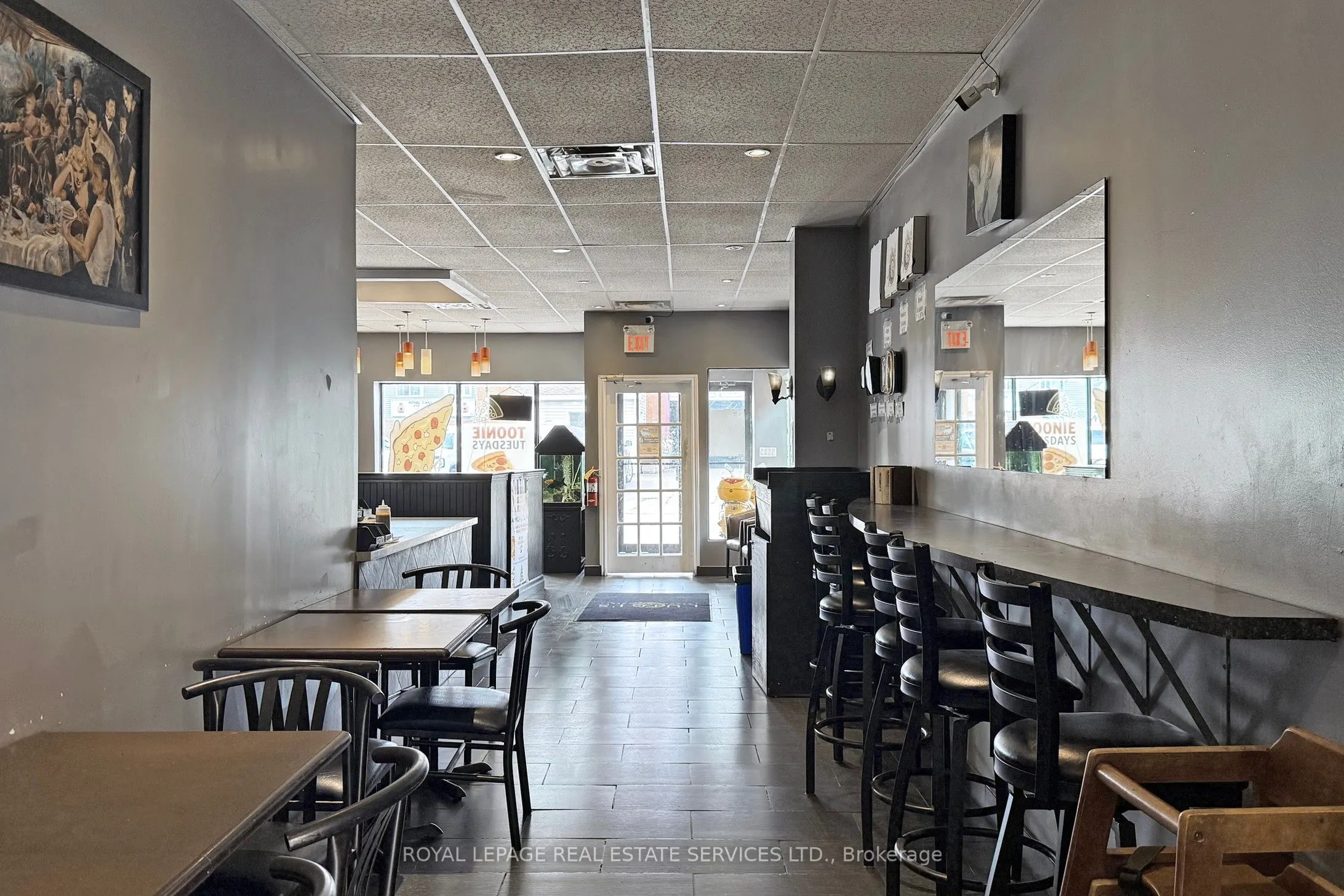 17 Commercial Street