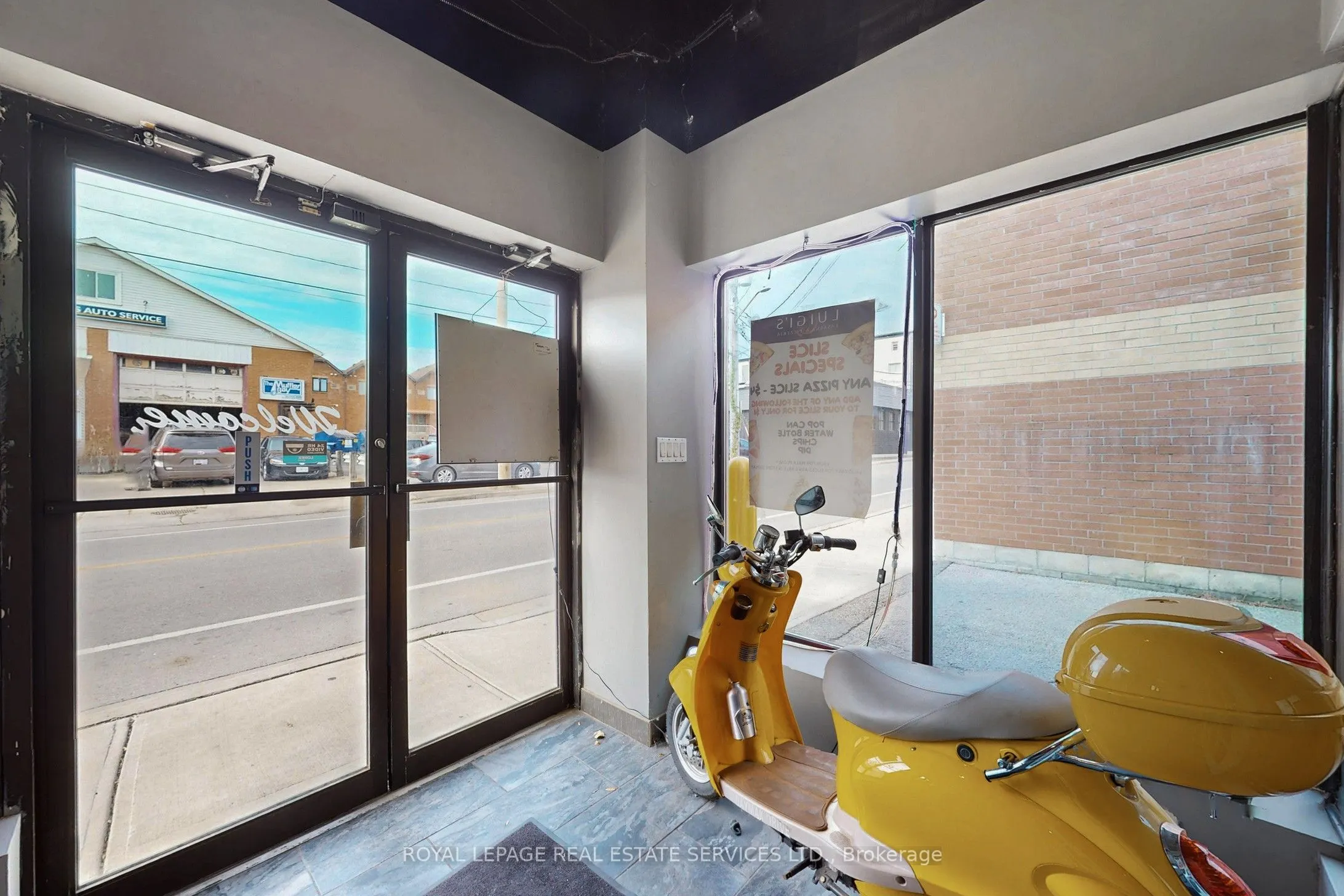 17 Commercial Street