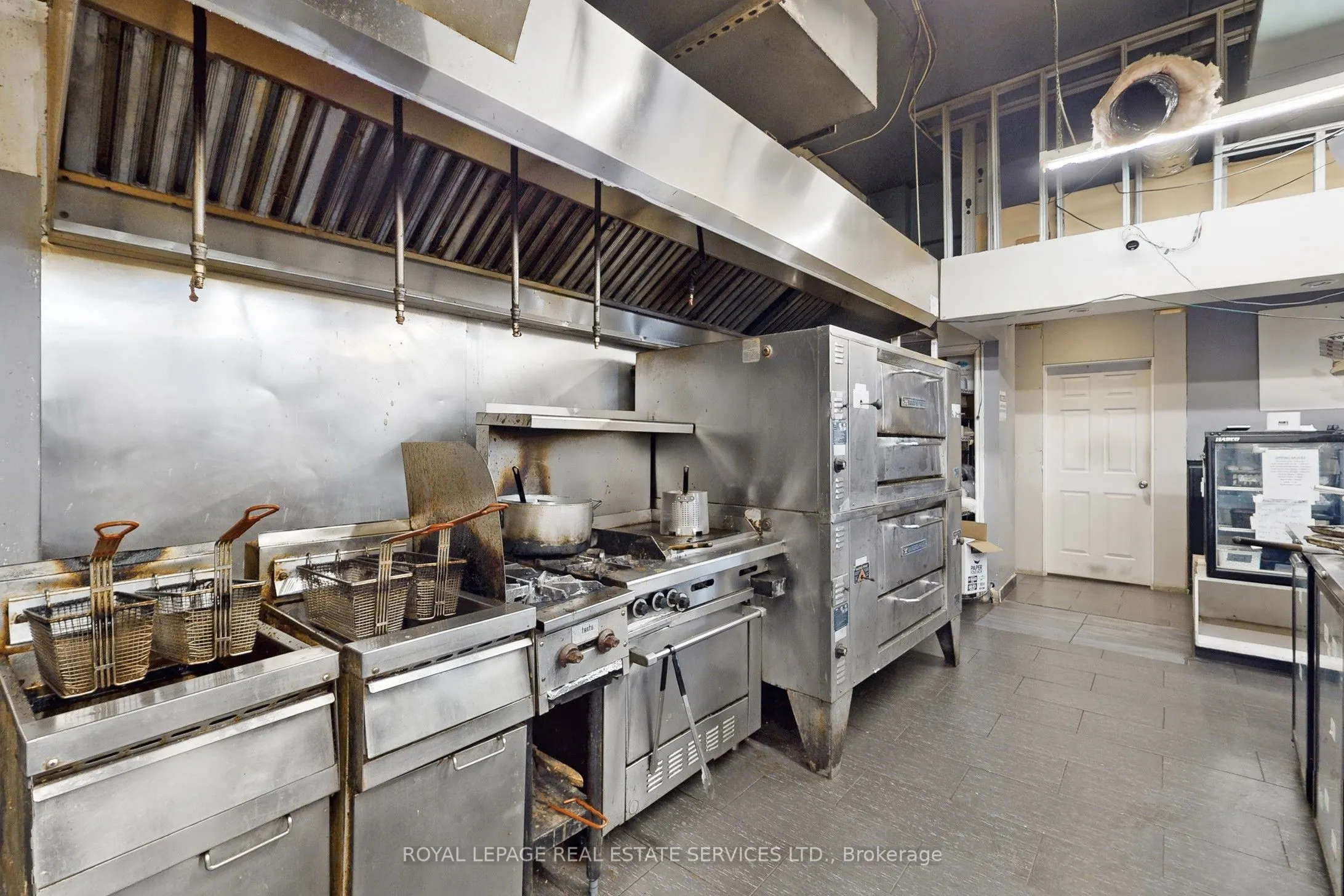 17 Commercial Street