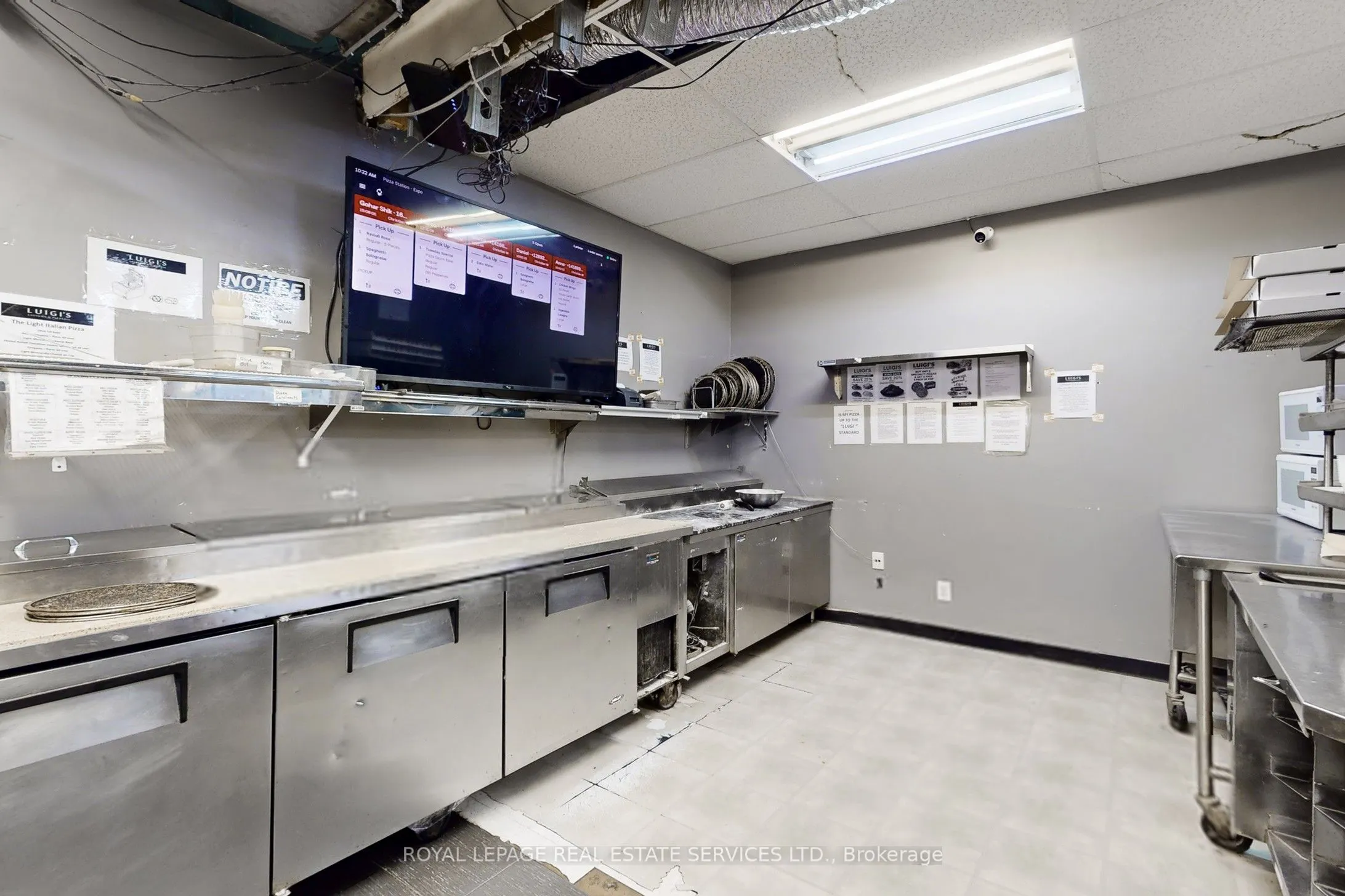 17 Commercial Street