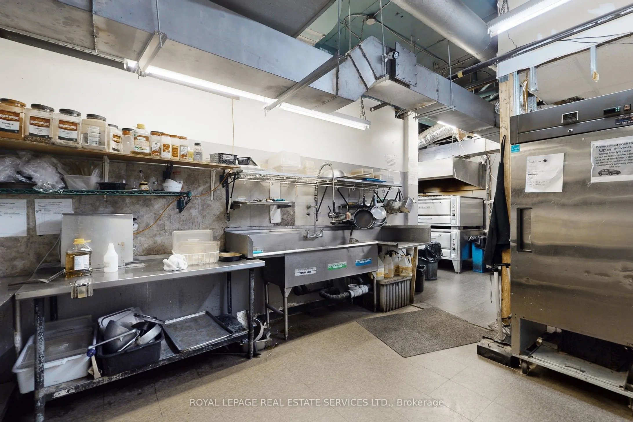 17 Commercial Street