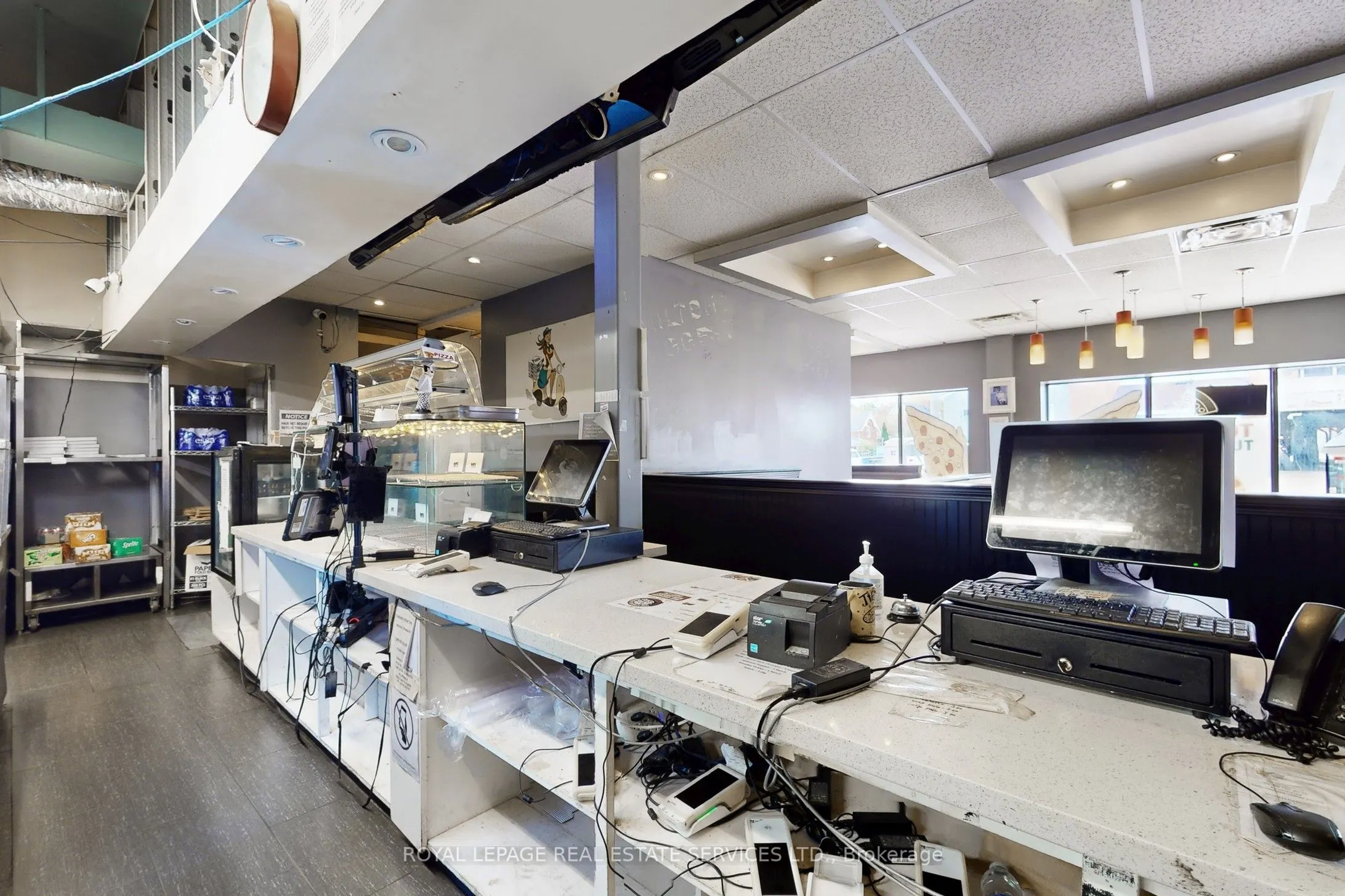 17 Commercial Street