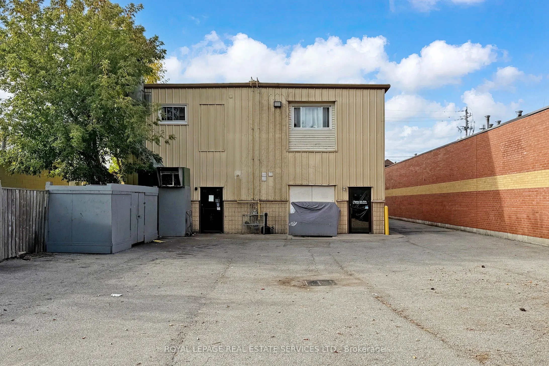 17 Commercial Street