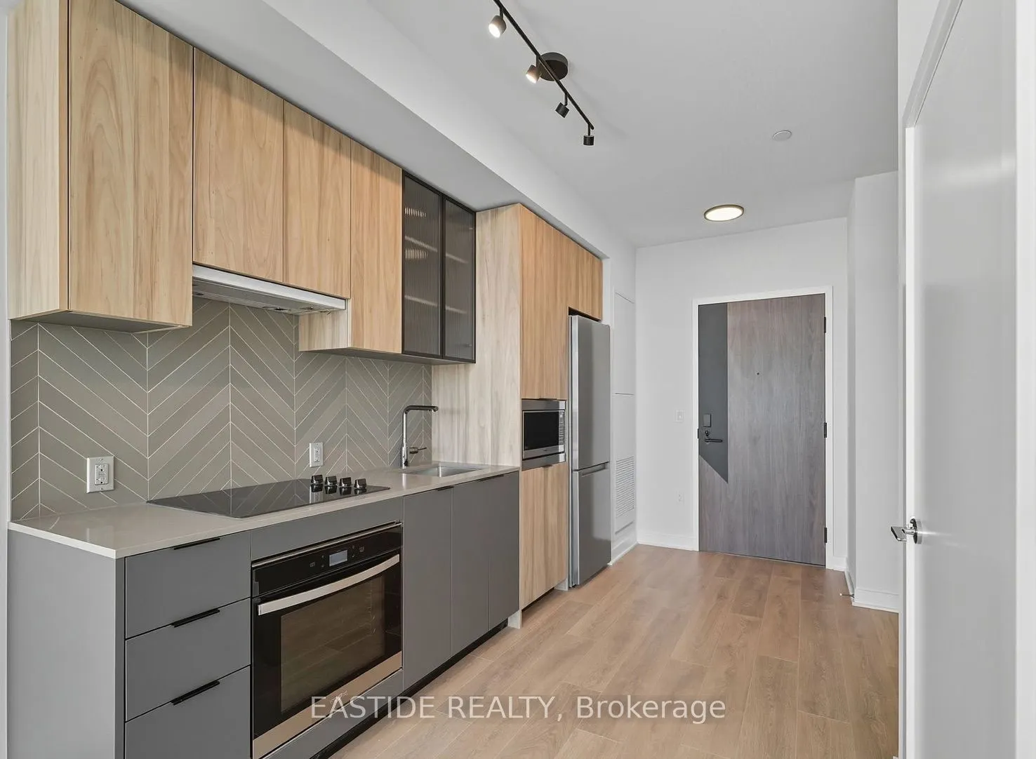 1037 The Queensway, #504