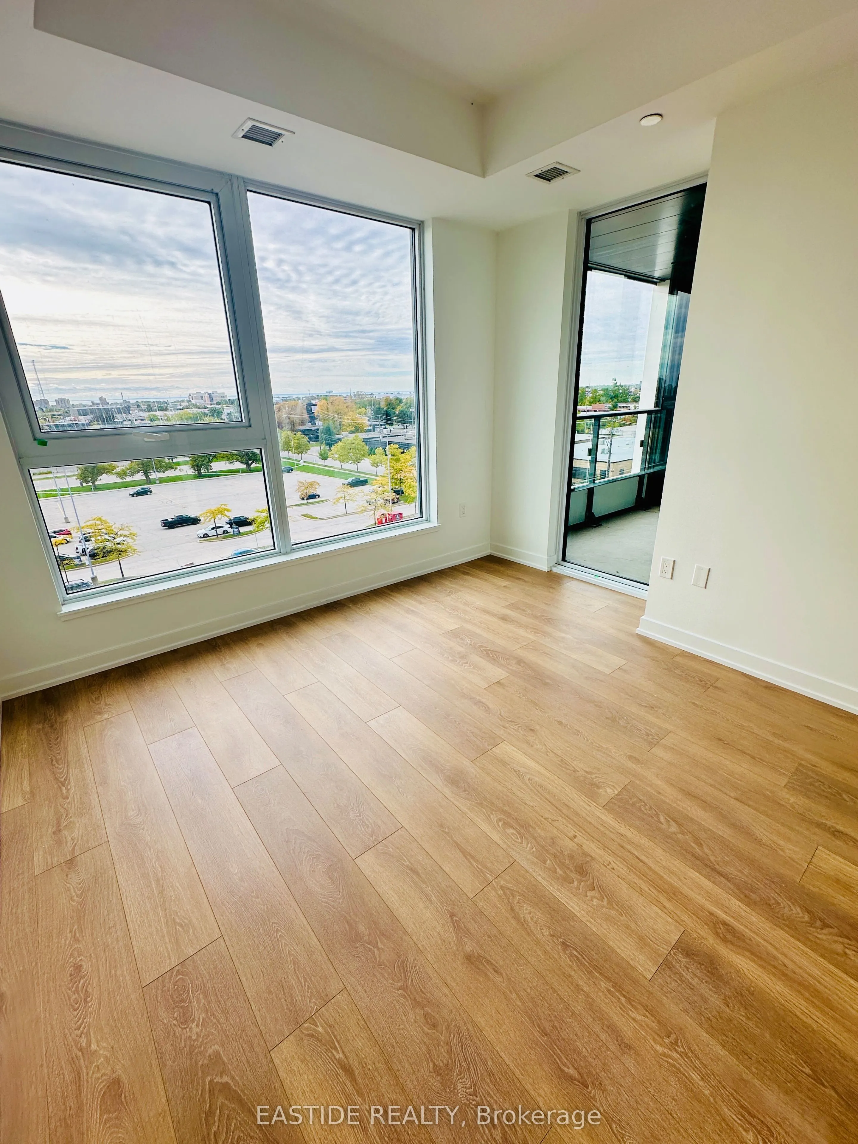 1037 The Queensway, #504