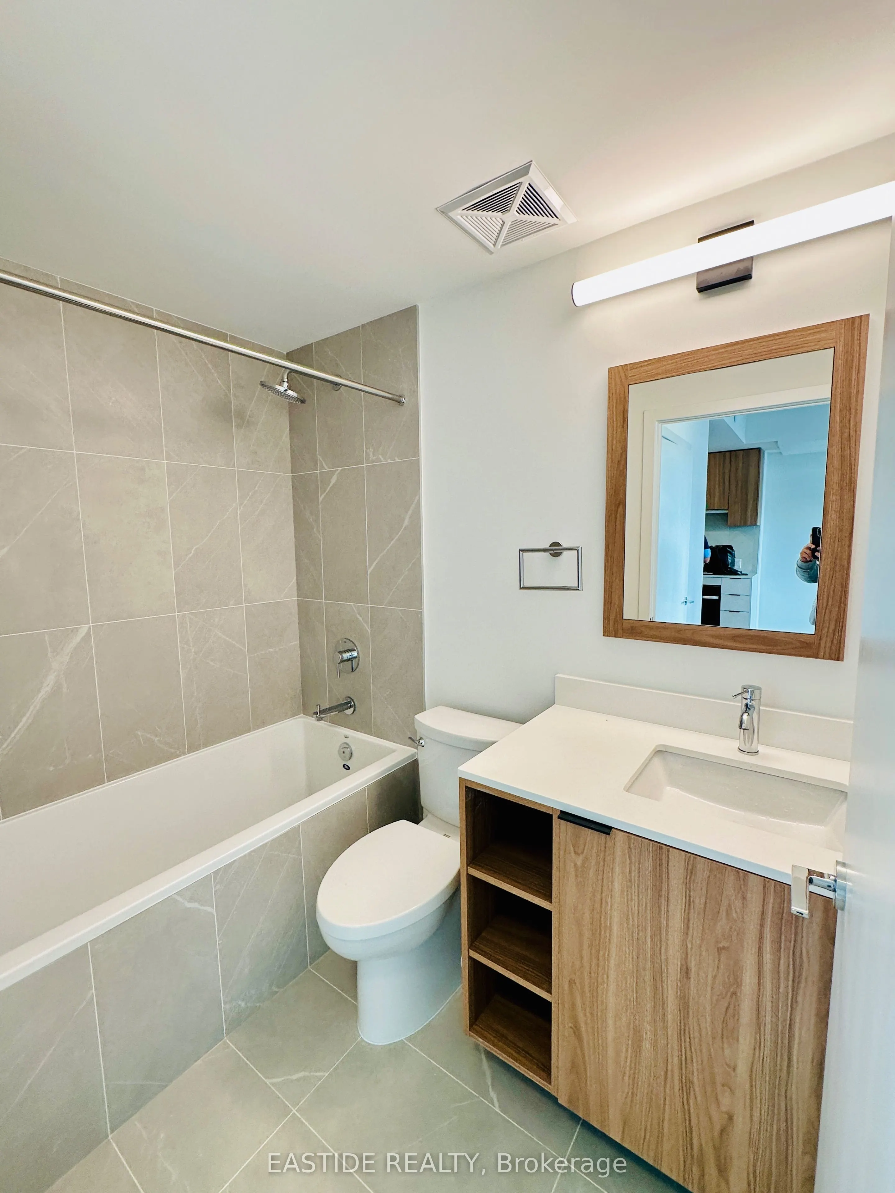 1037 The Queensway, #504