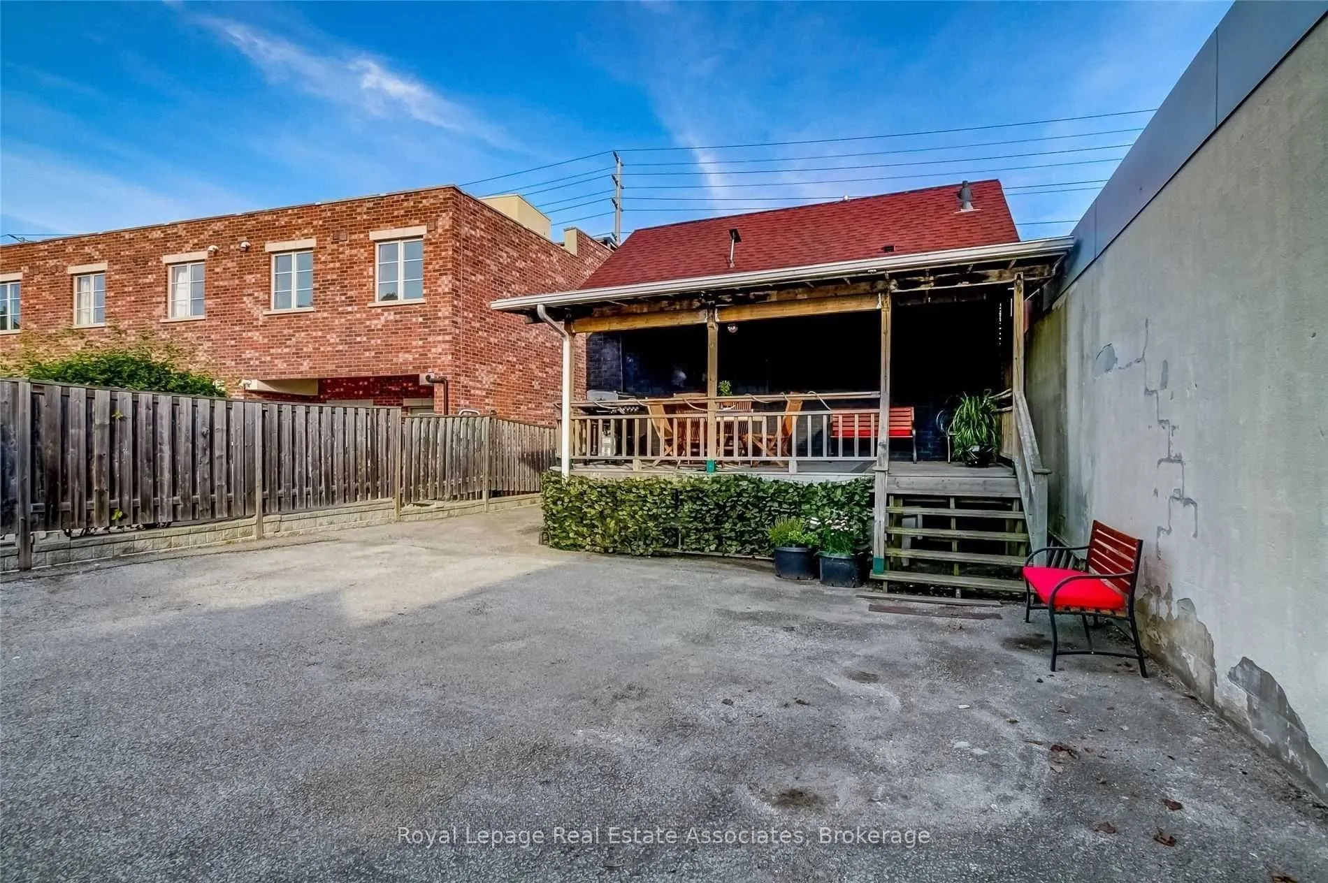 881 Lakeshore Road E